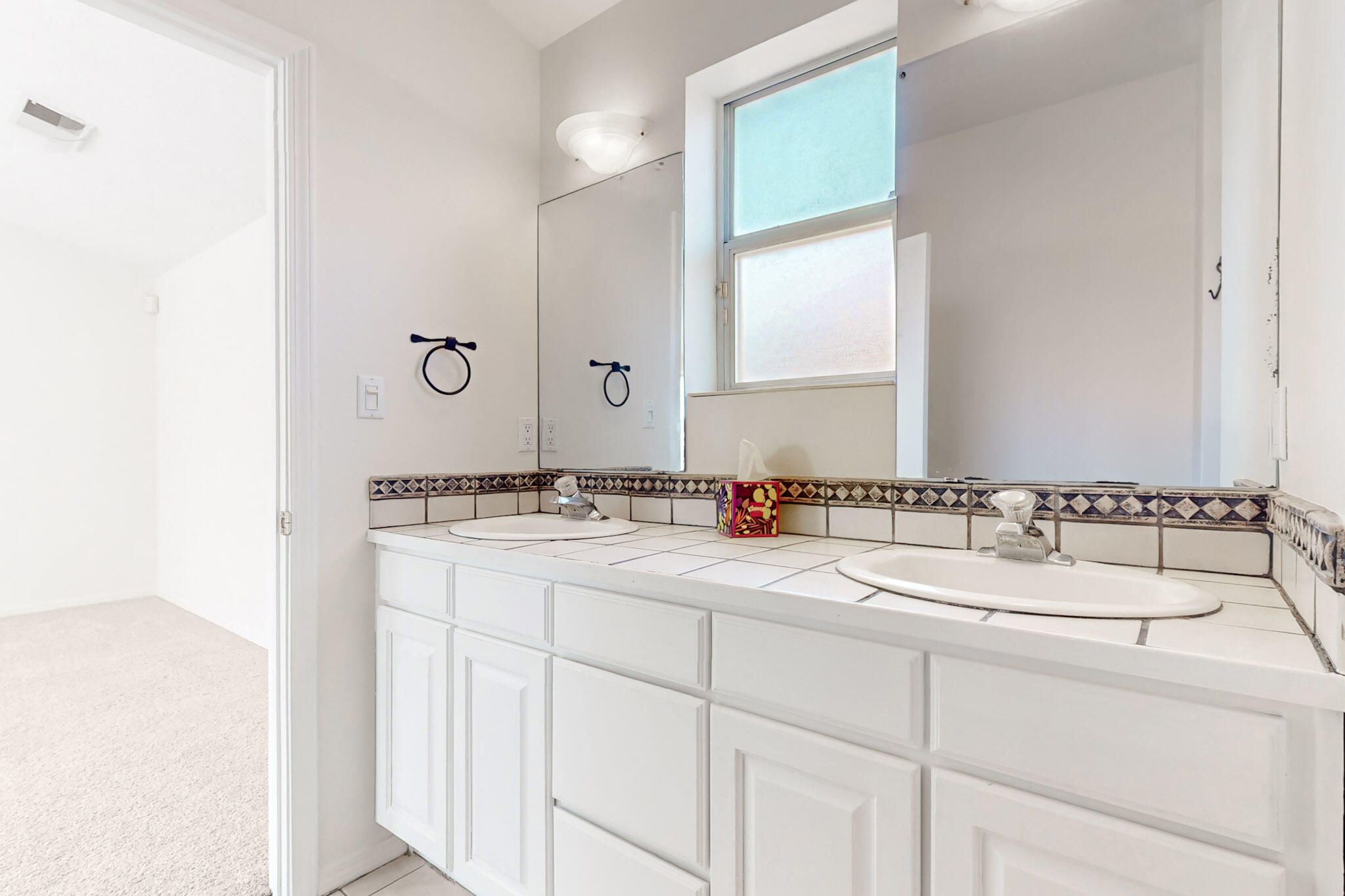 5912 GRAN QUIVIRA Road NW