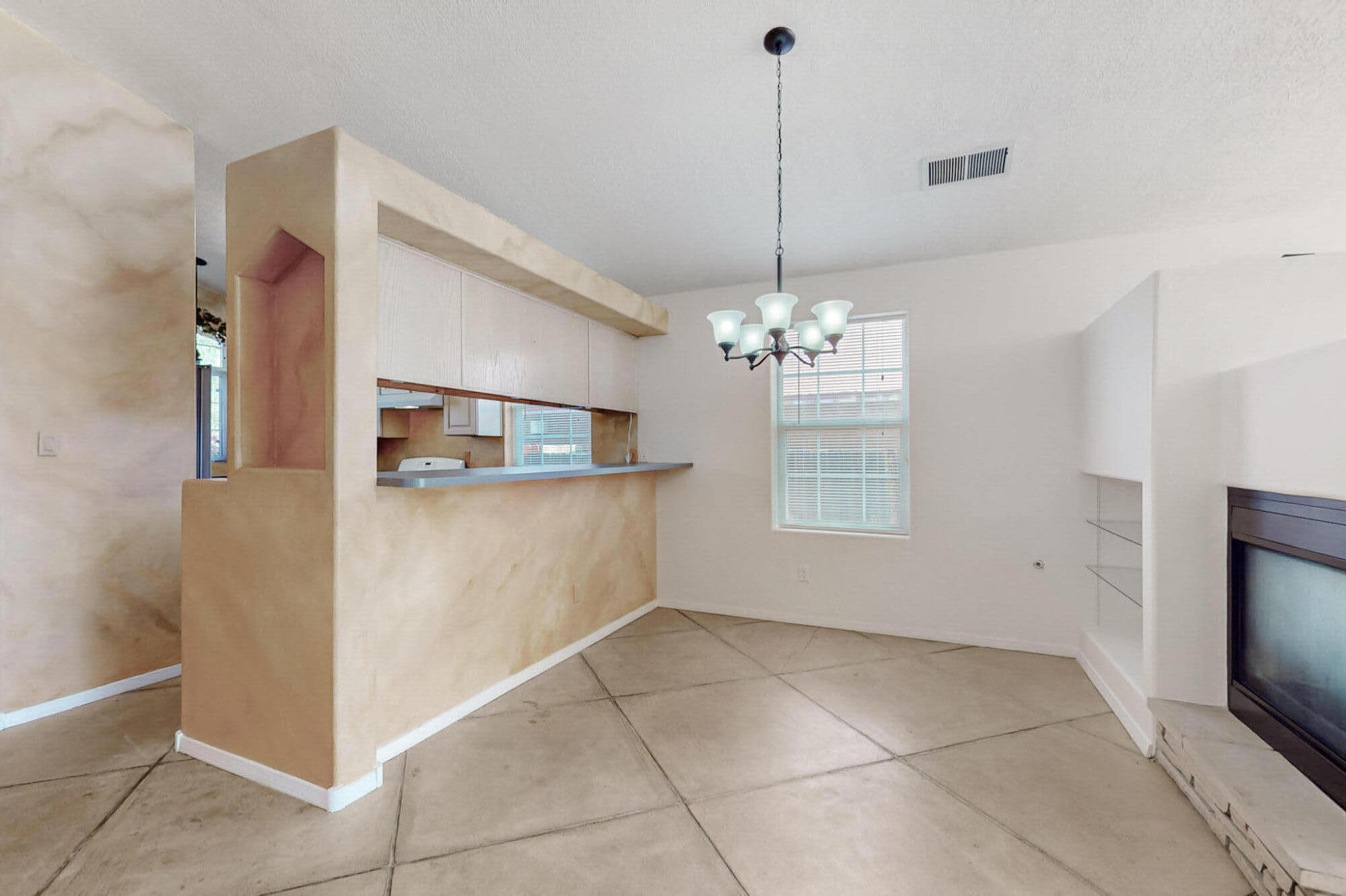 5912 GRAN QUIVIRA Road NW