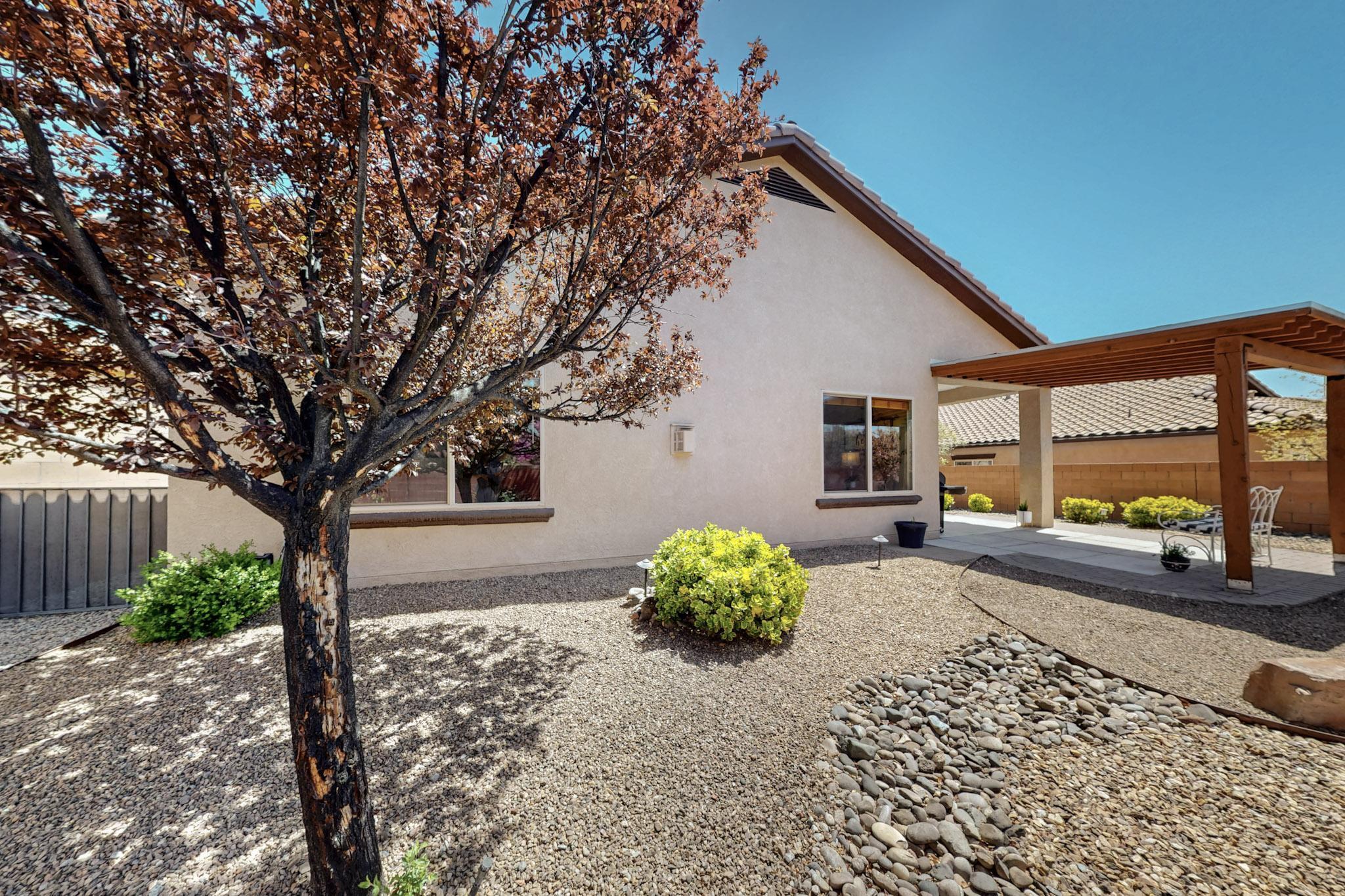 416 PASEO VISTA Loop NE