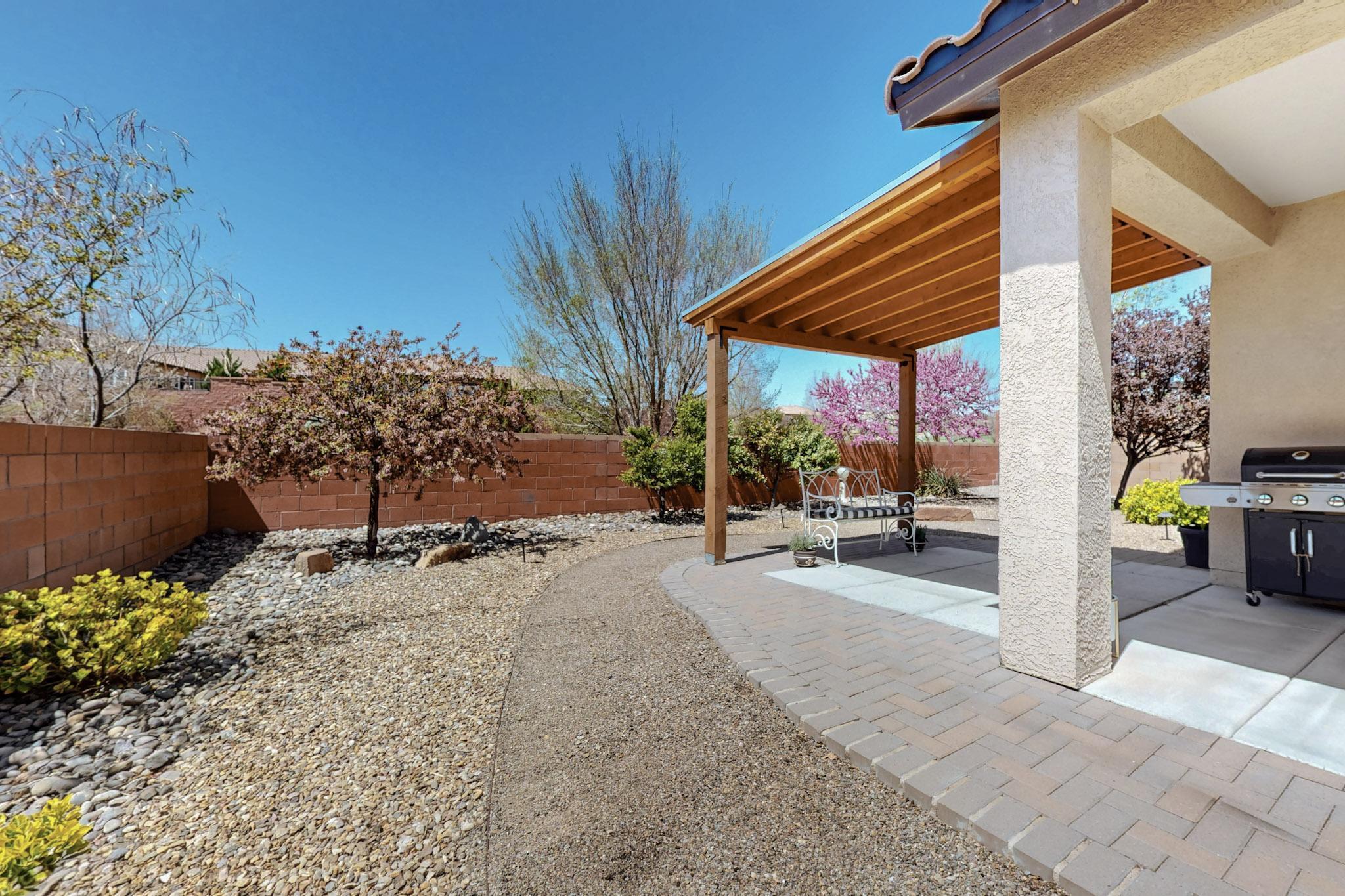 416 PASEO VISTA Loop NE