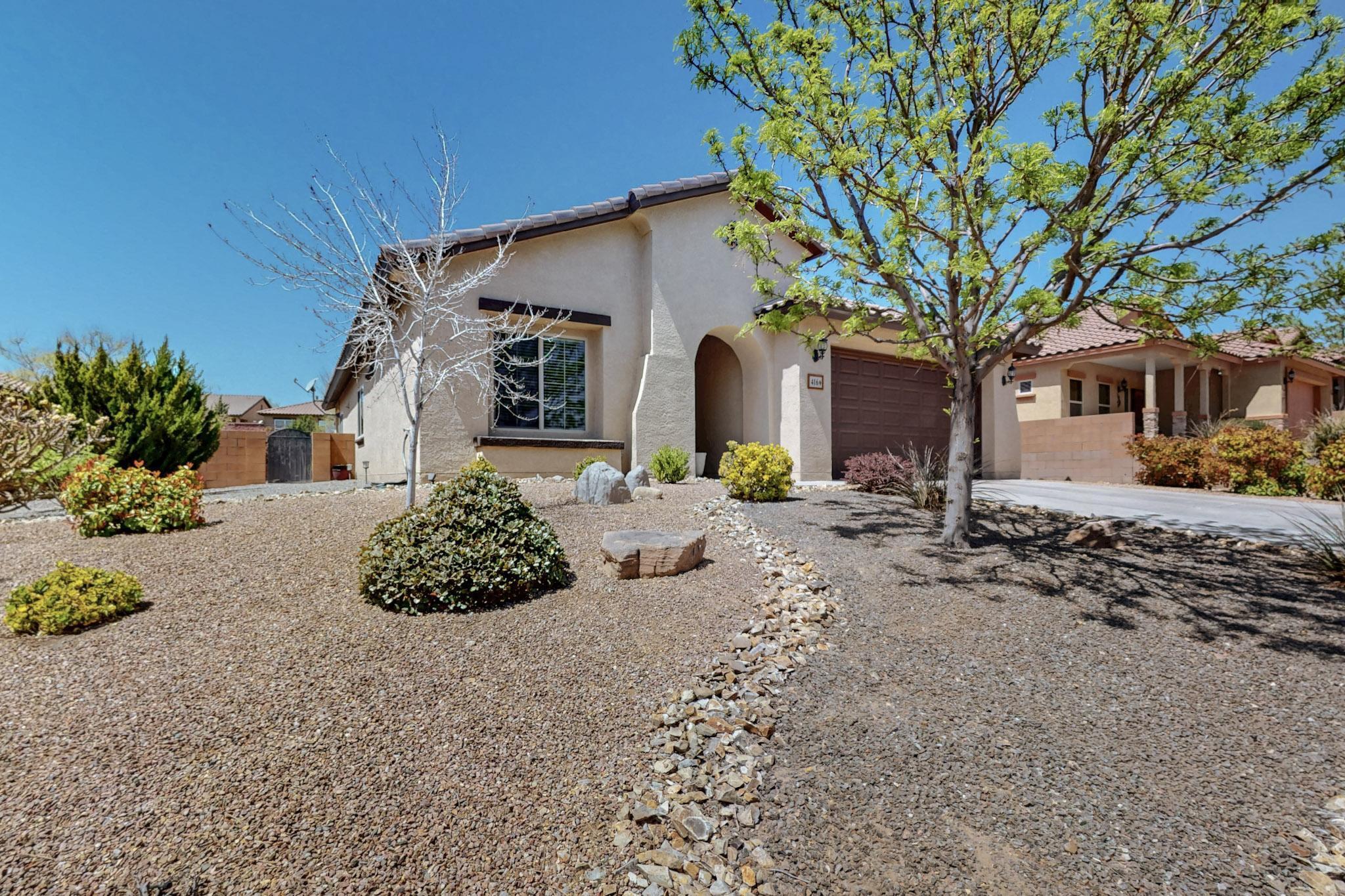 416 PASEO VISTA Loop NE