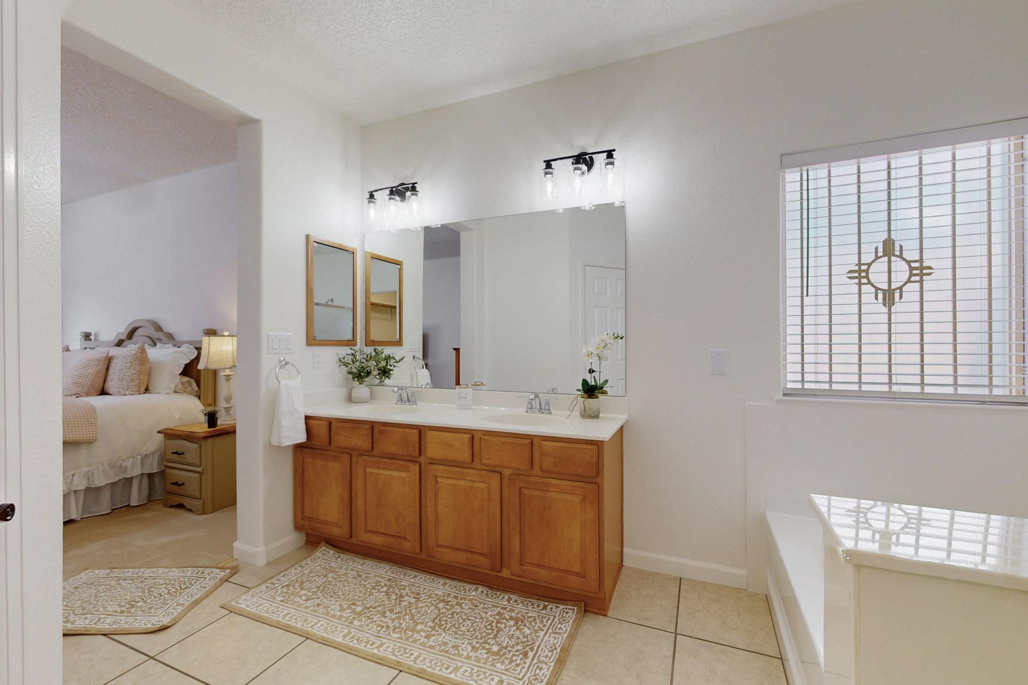 416 PASEO VISTA Loop NE