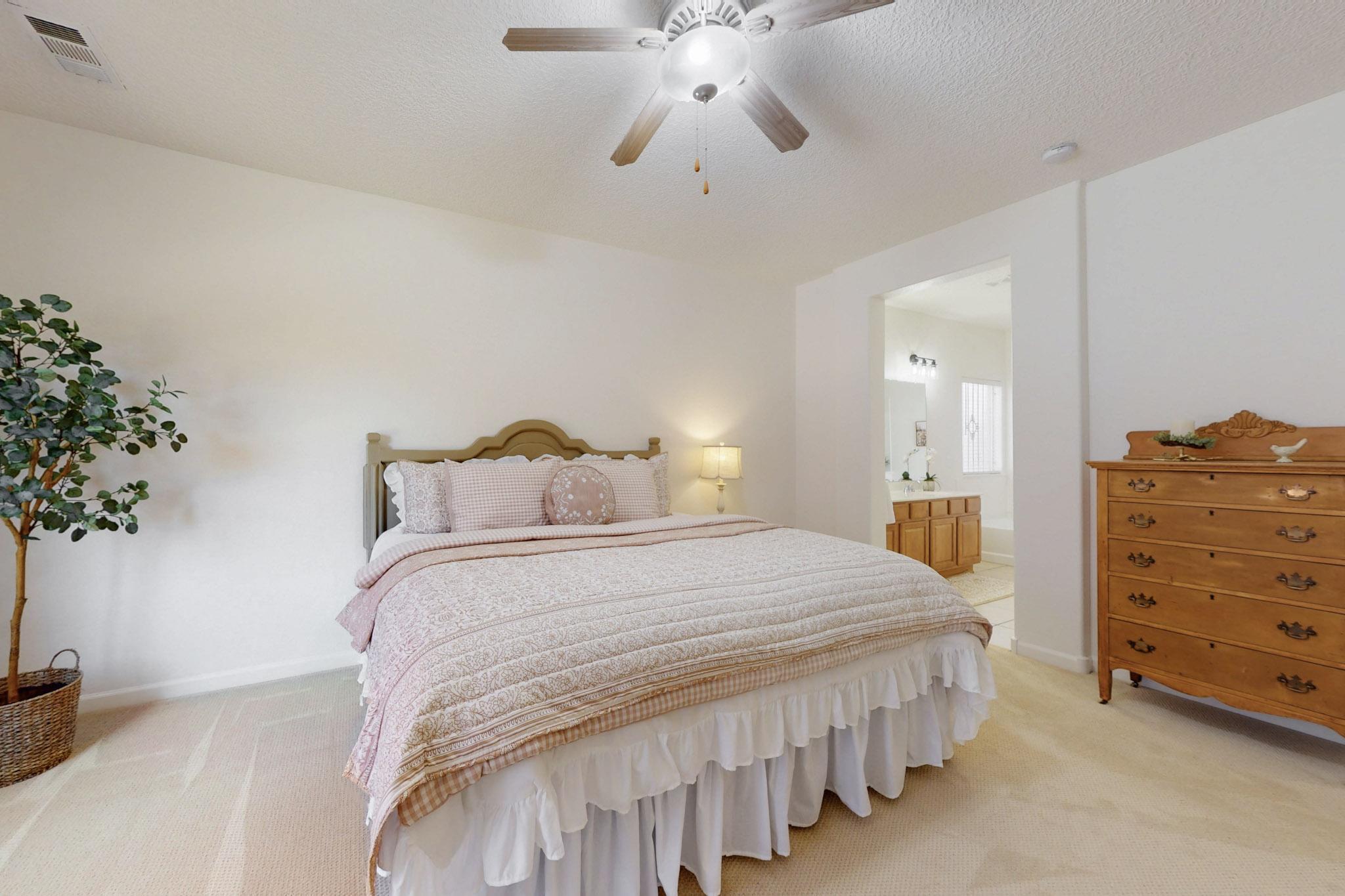 416 PASEO VISTA Loop NE