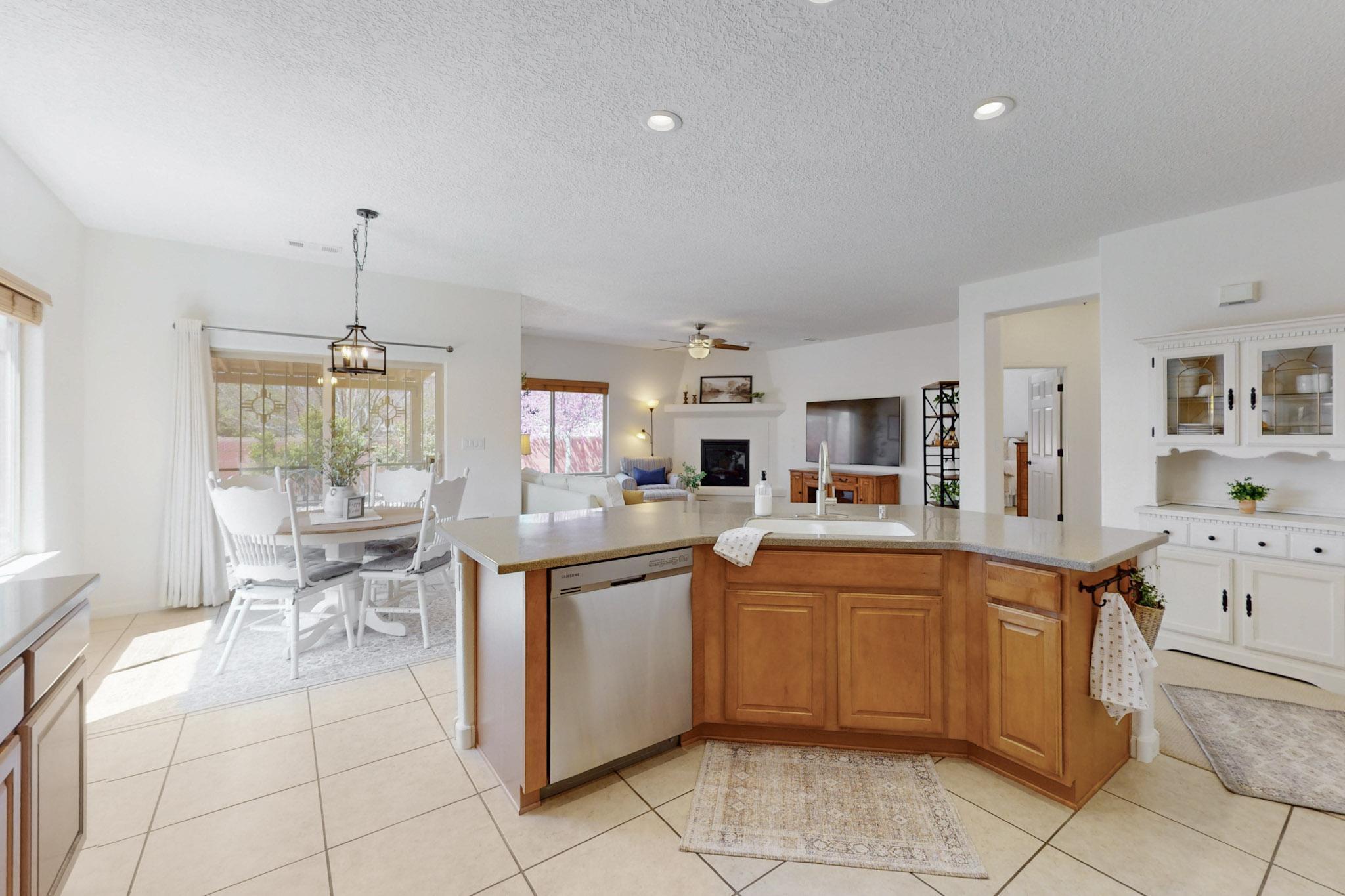 416 PASEO VISTA Loop NE