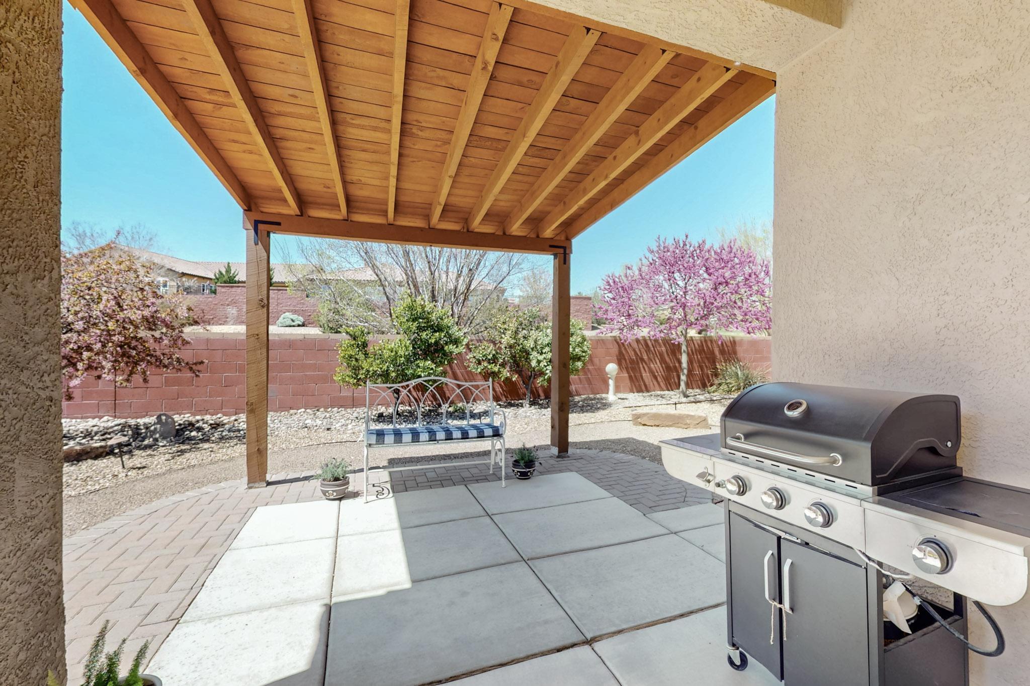 416 PASEO VISTA Loop NE