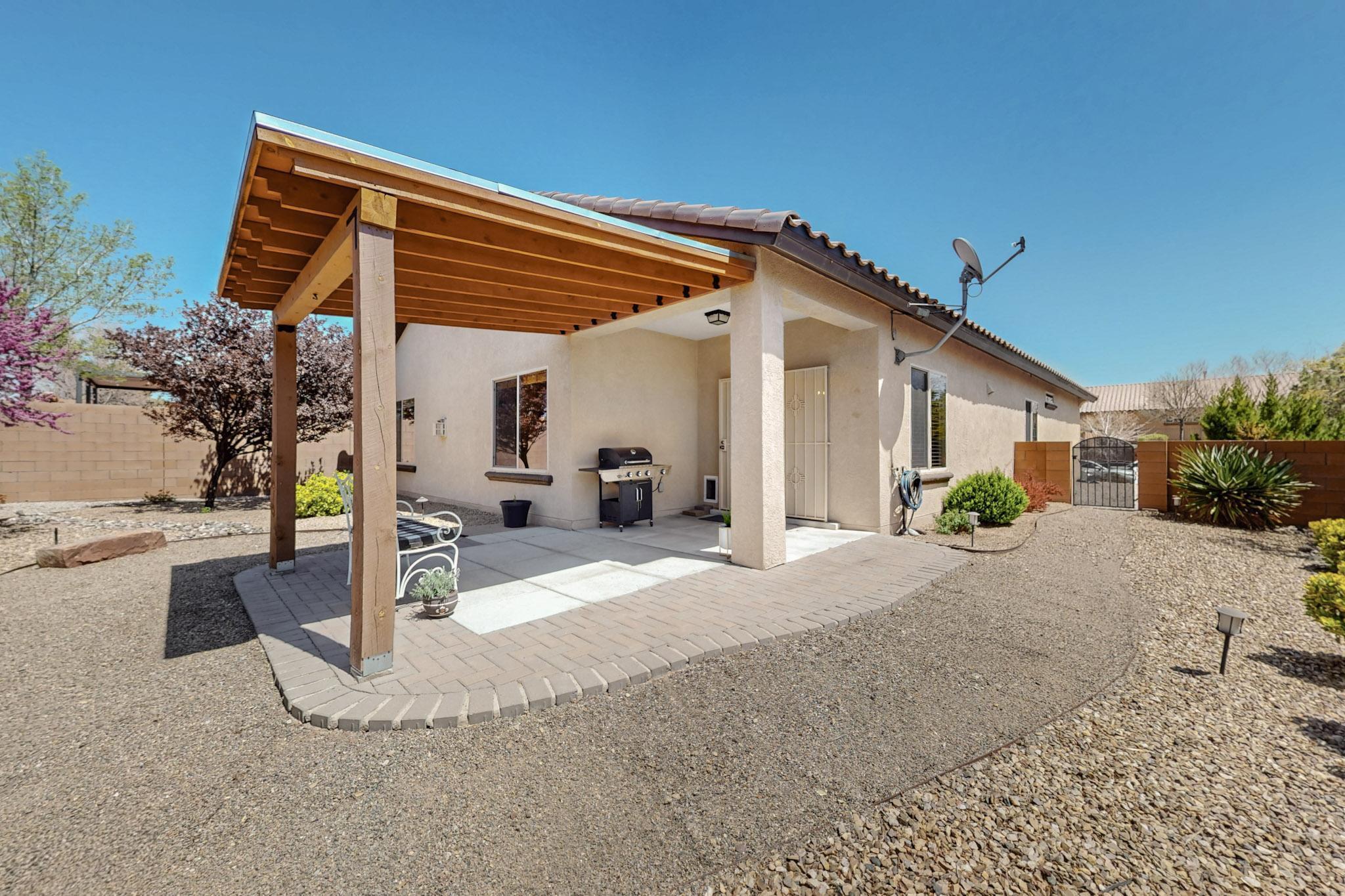 416 PASEO VISTA Loop NE