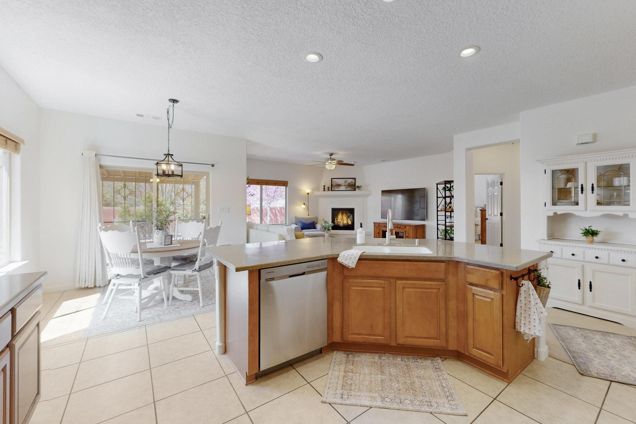 416 PASEO VISTA Loop NE