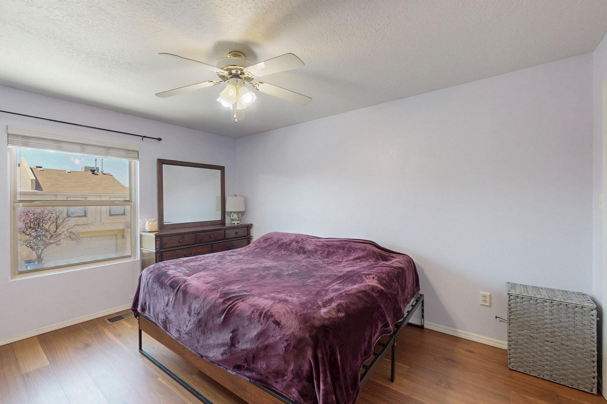 8616 EL MONTE Lane NE