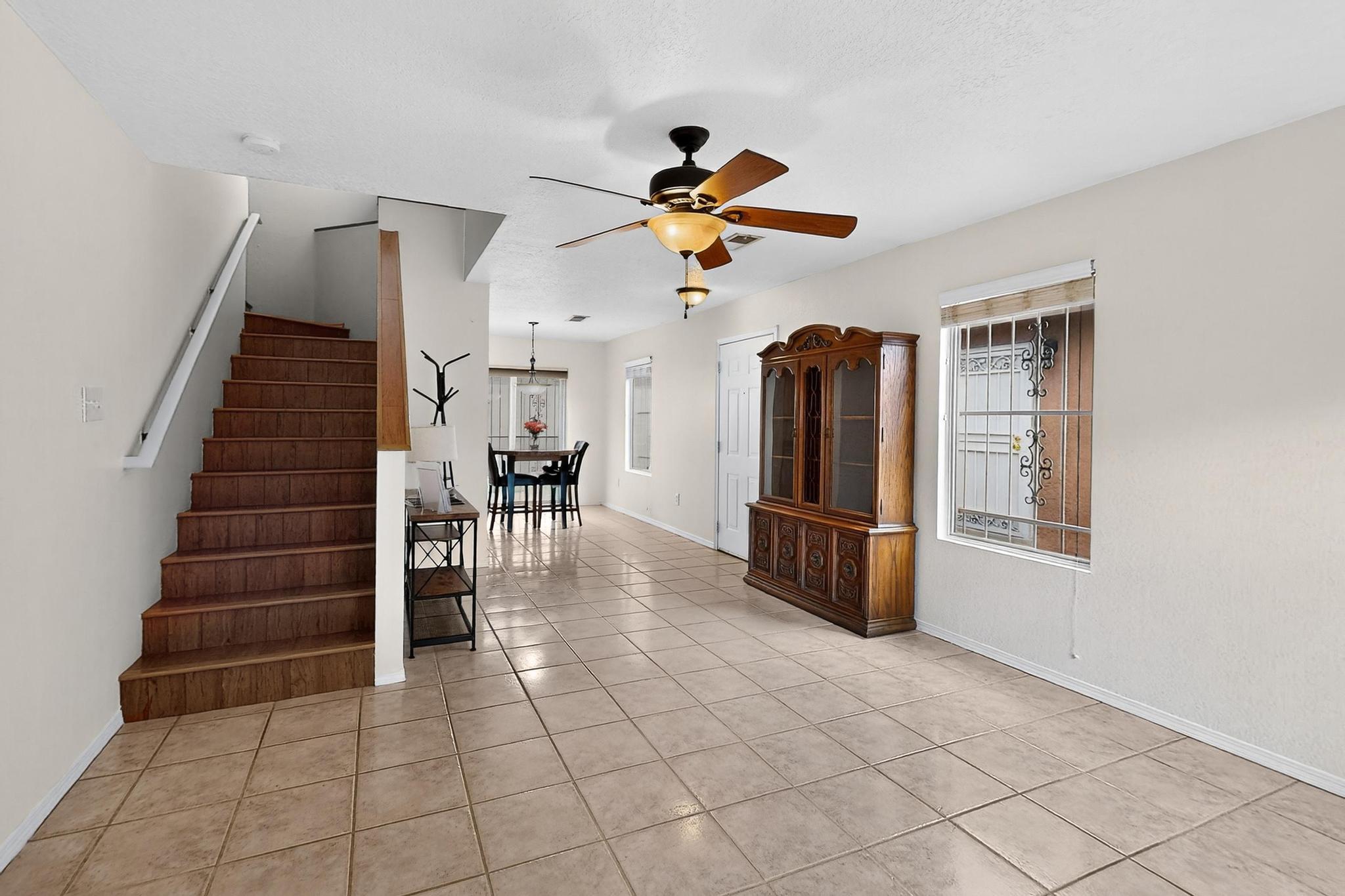 8616 EL MONTE Lane NE