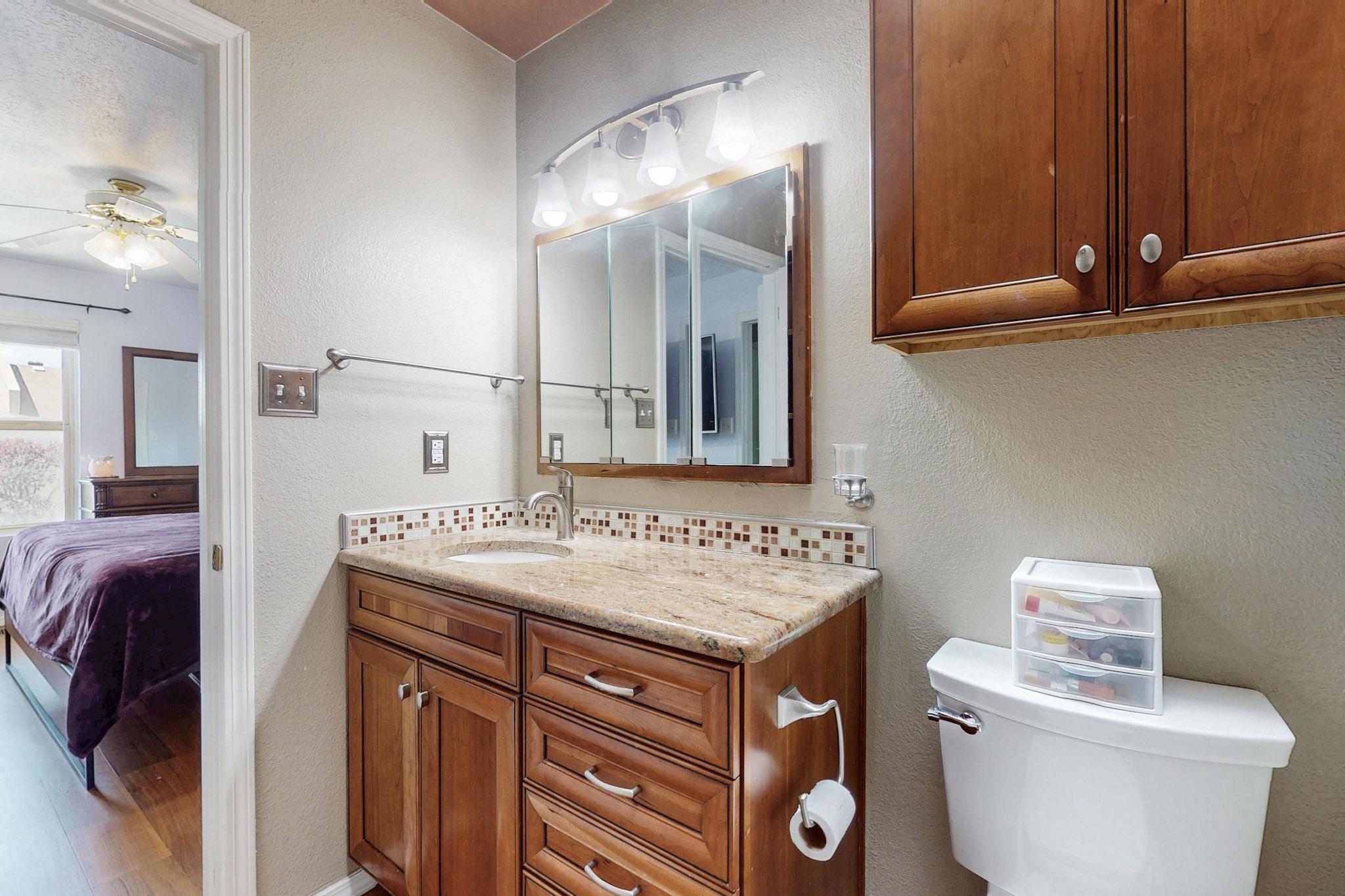 8616 EL MONTE Lane NE