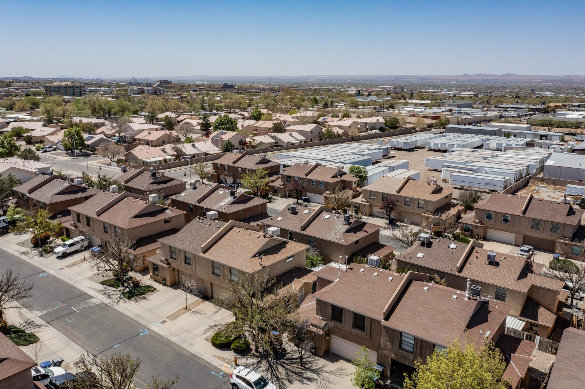 8616 EL MONTE Lane NE