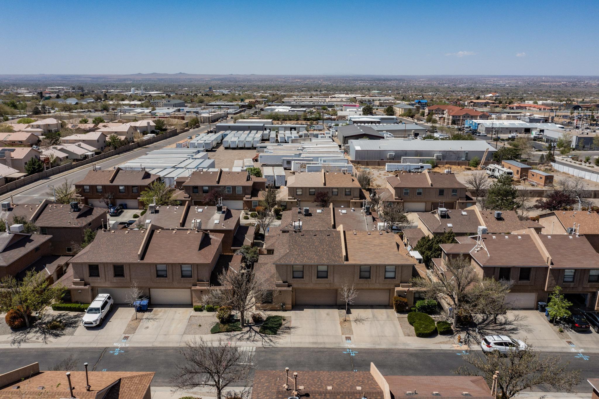 8616 EL MONTE Lane NE