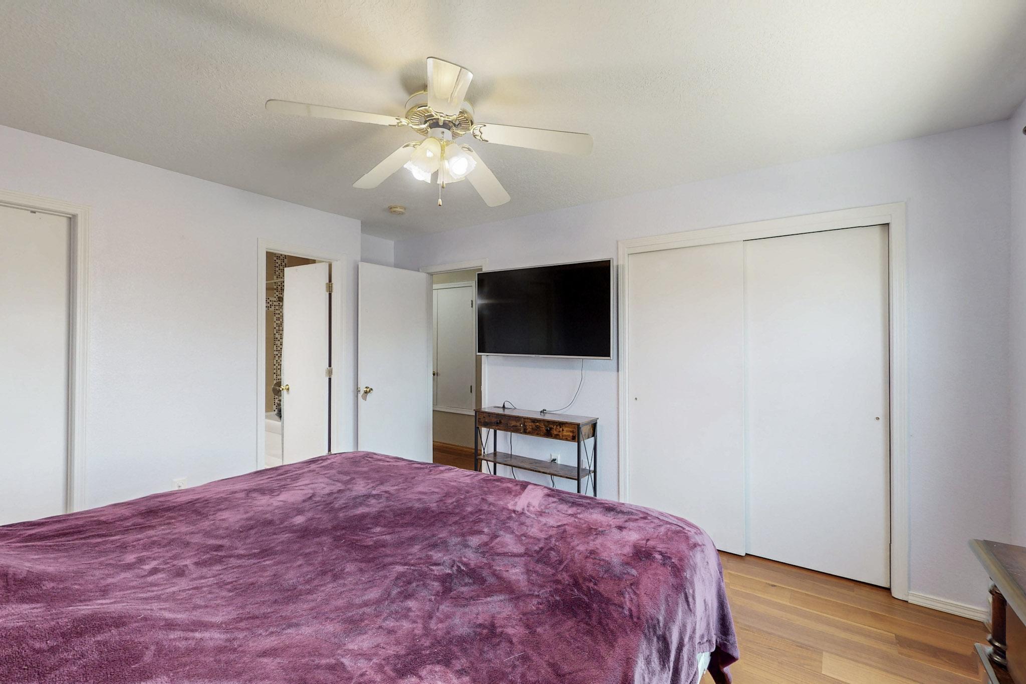 8616 EL MONTE Lane NE