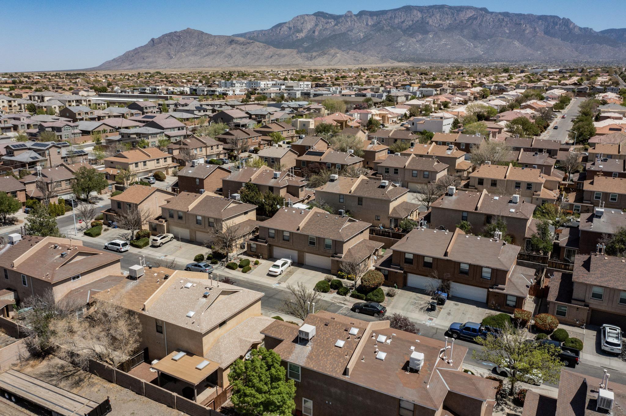 8616 EL MONTE Lane NE