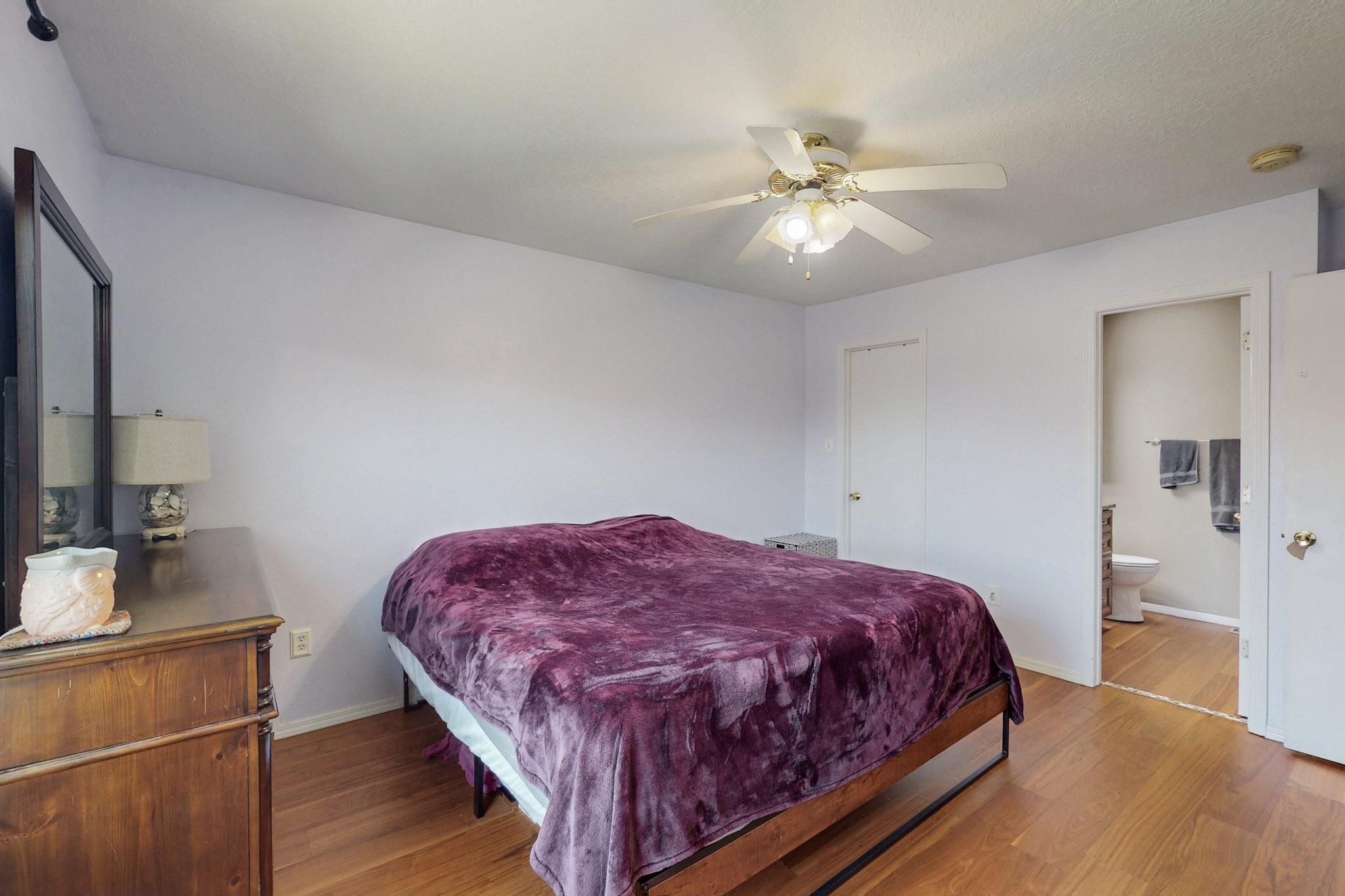 8616 EL MONTE Lane NE