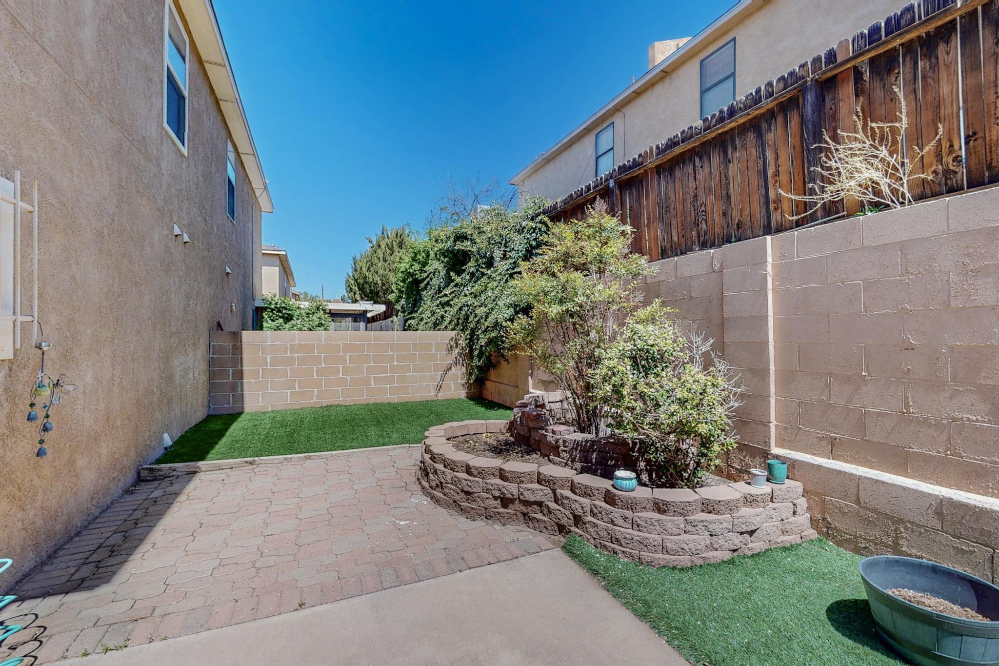 8616 EL MONTE Lane NE