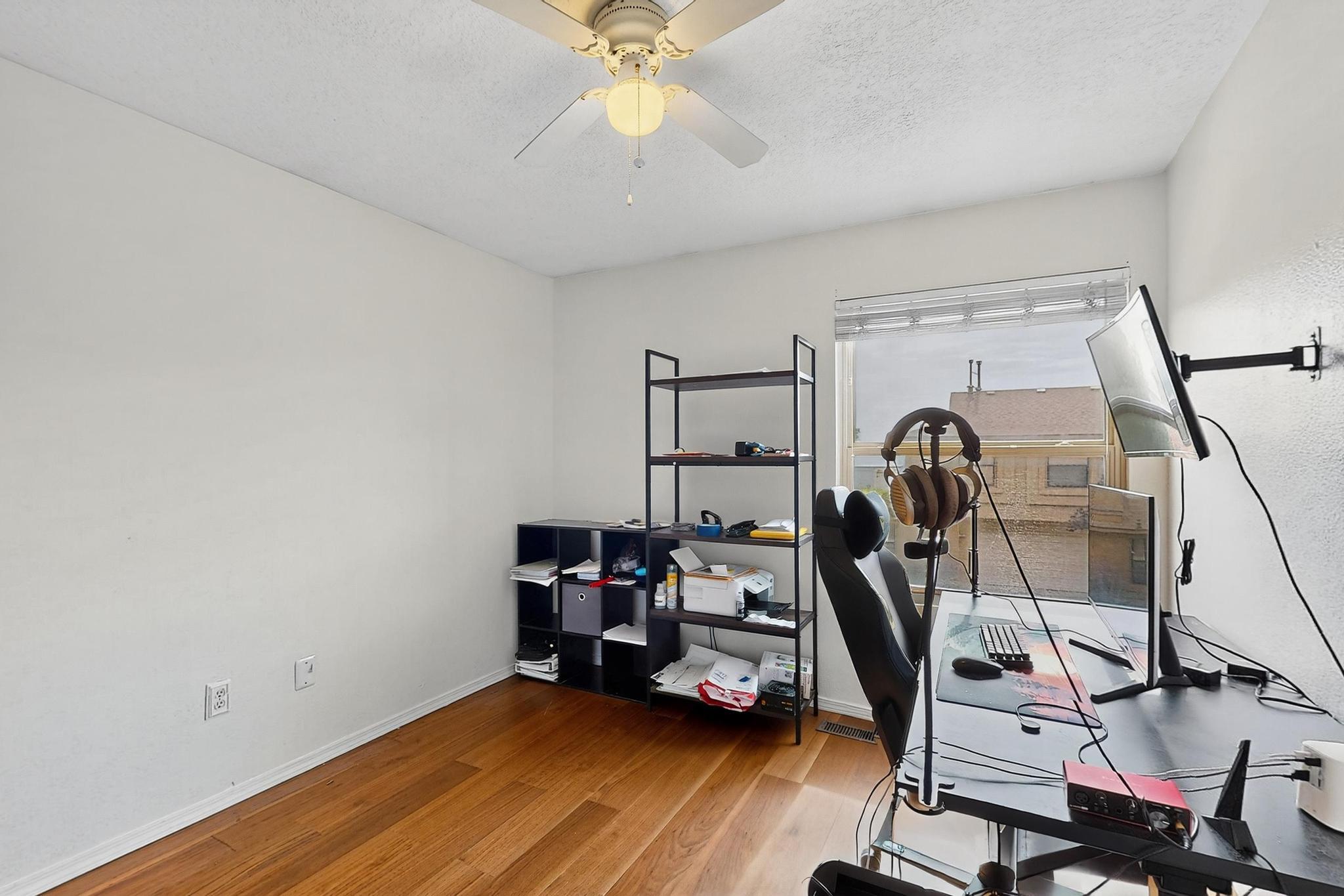 8616 EL MONTE Lane NE