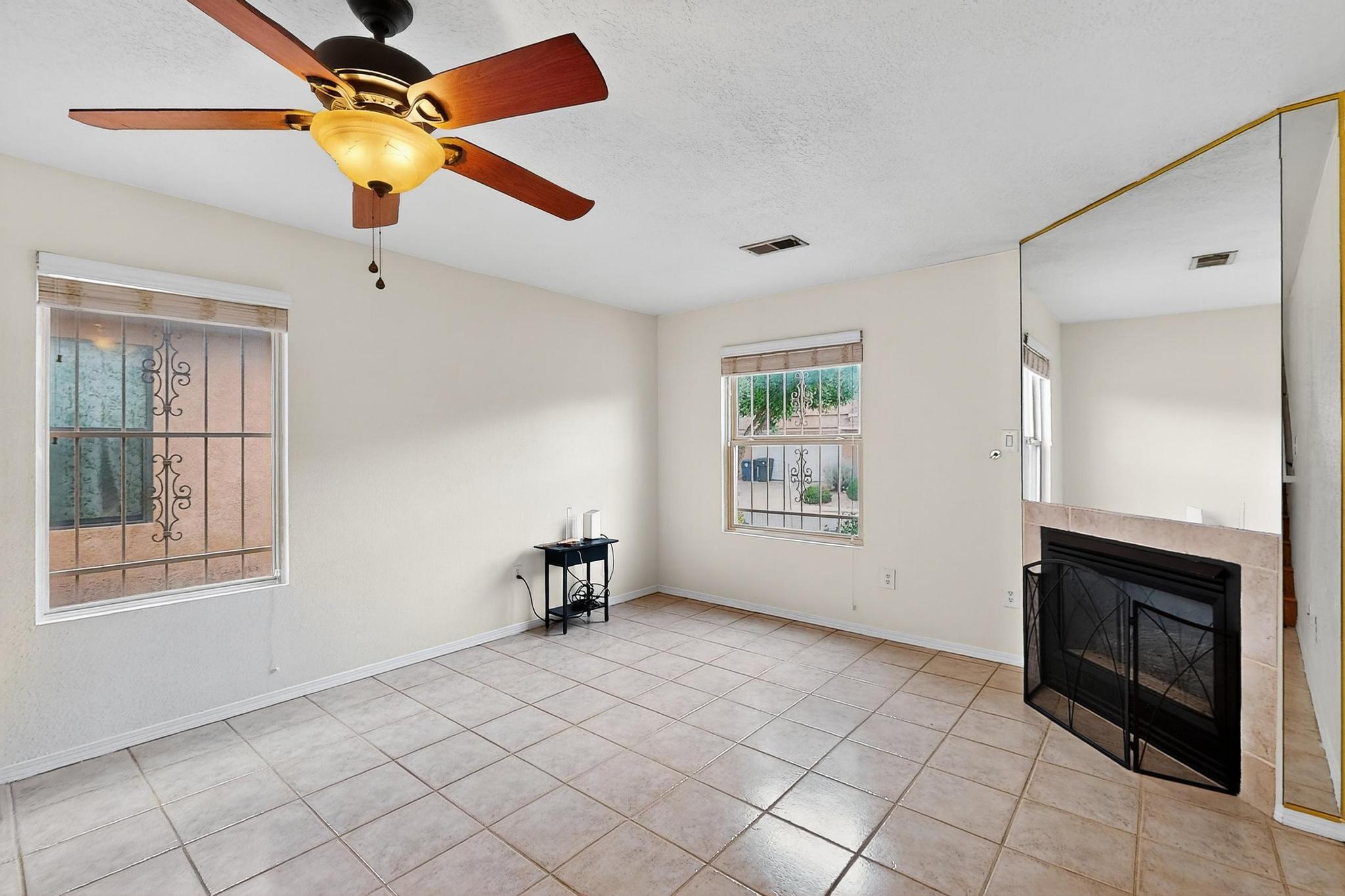 8616 EL MONTE Lane NE