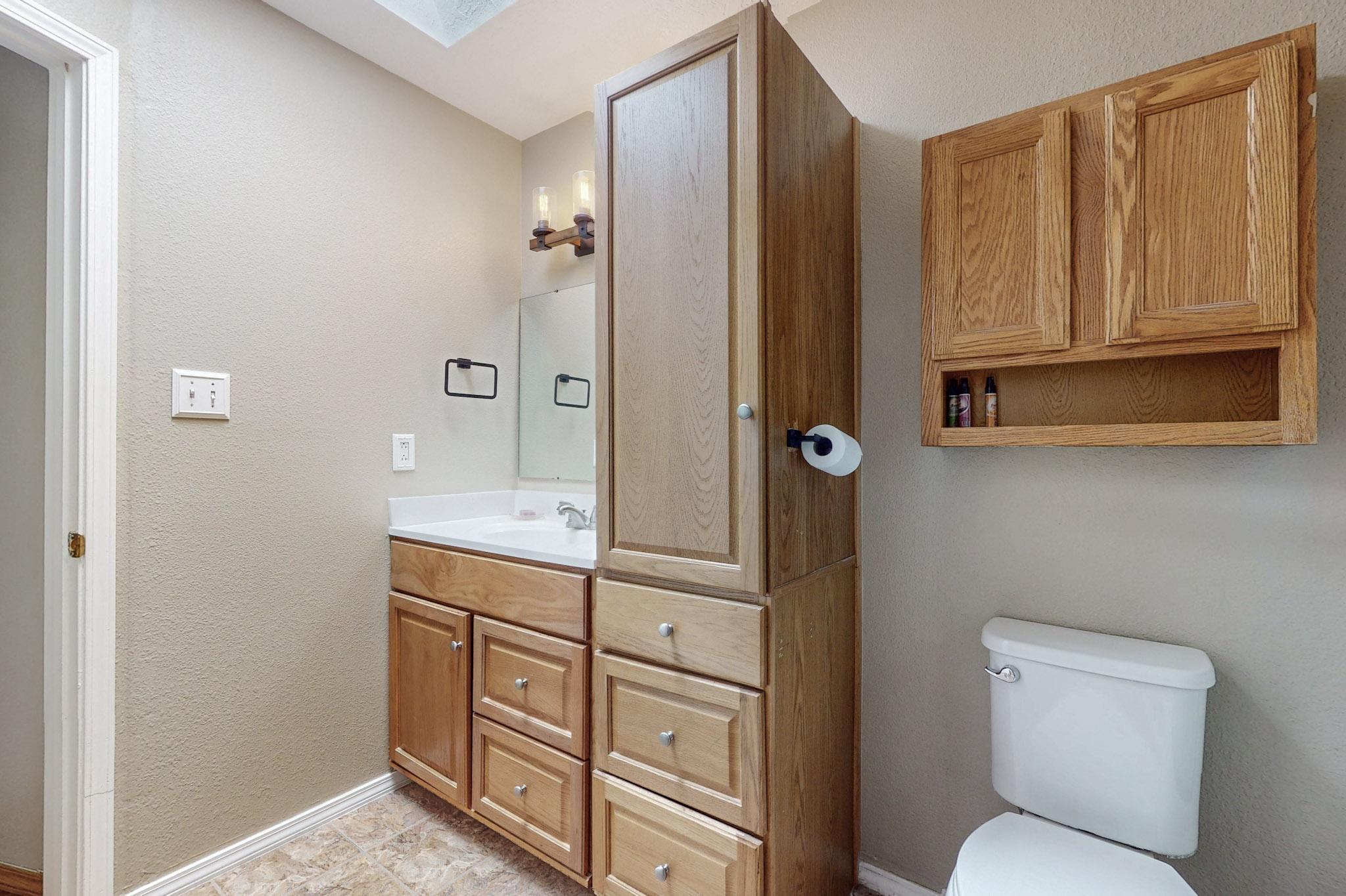 8616 EL MONTE Lane NE