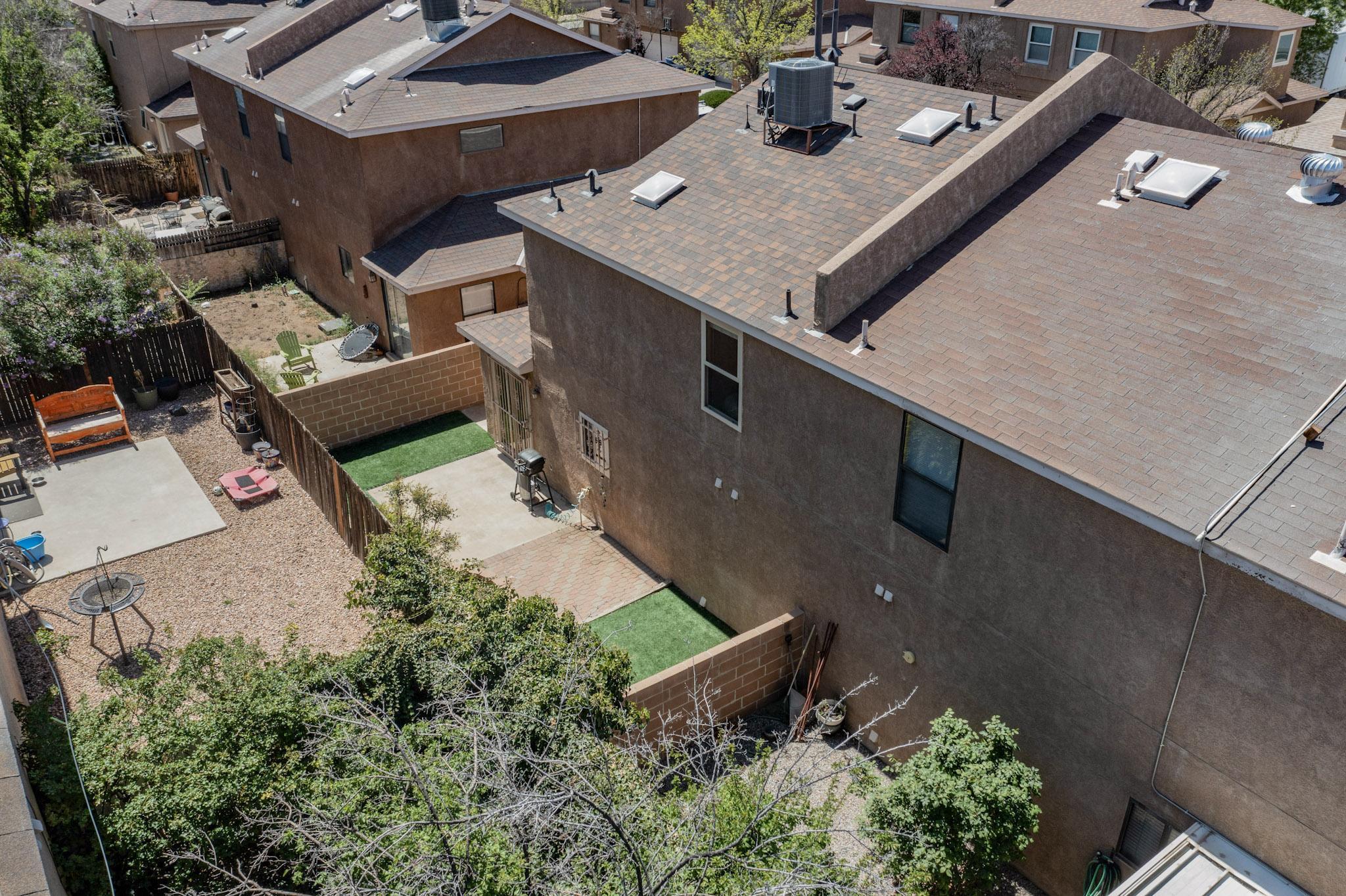 8616 EL MONTE Lane NE