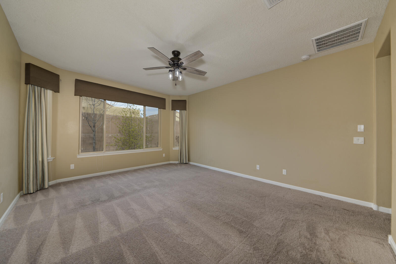 2115 CAVE CREEK Lane NW