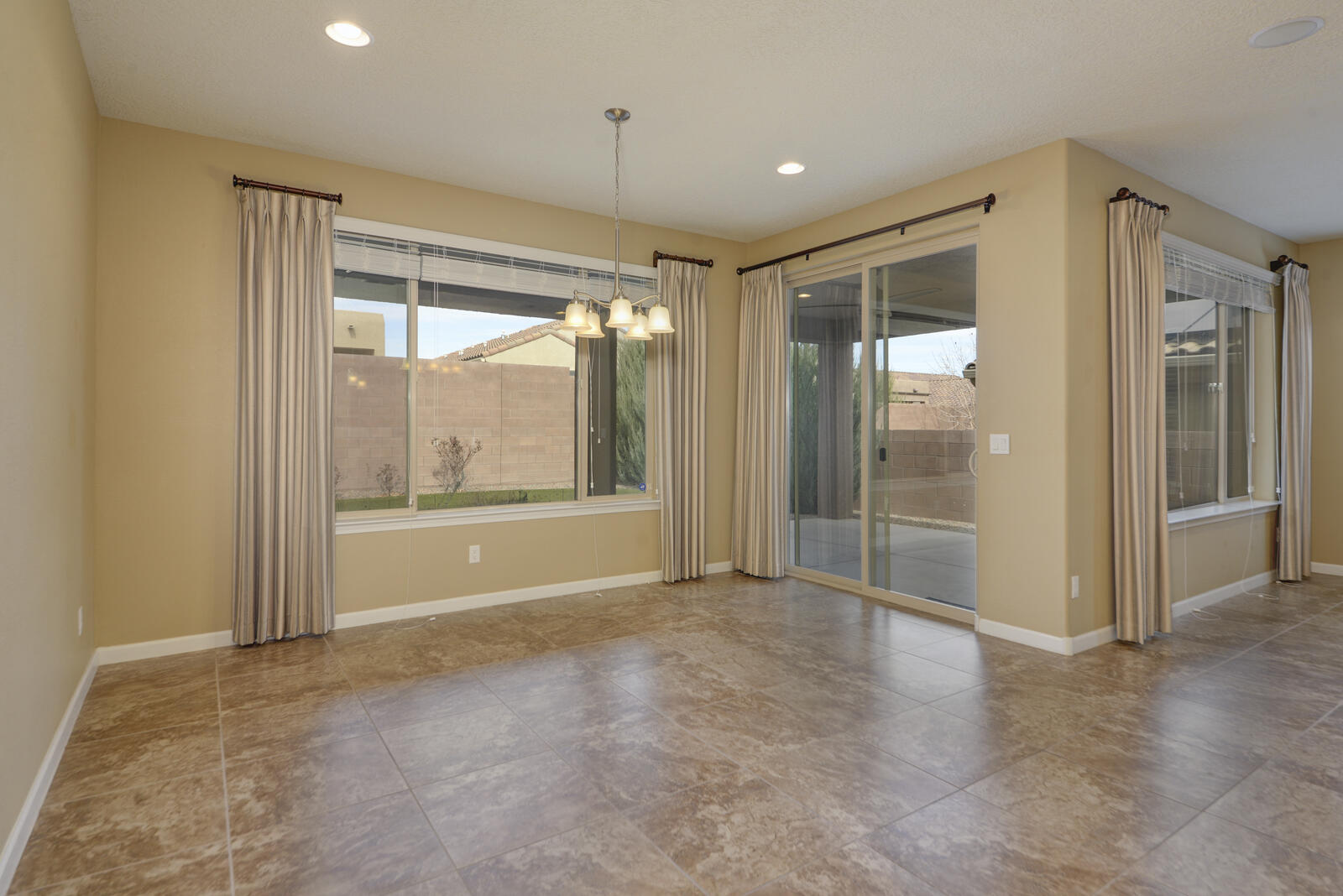 2115 CAVE CREEK Lane NW