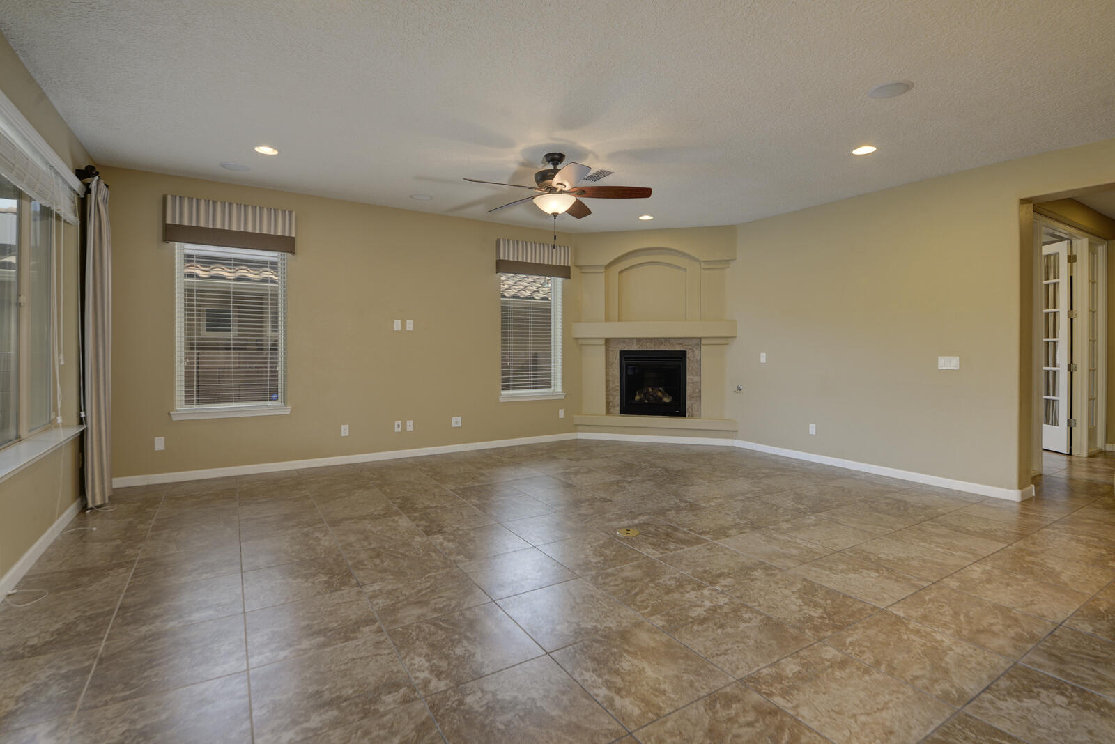 2115 CAVE CREEK Lane NW