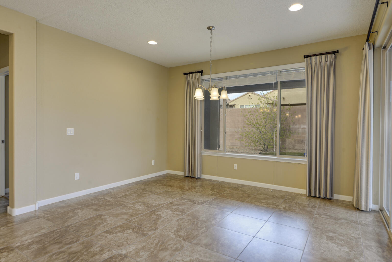 2115 CAVE CREEK Lane NW