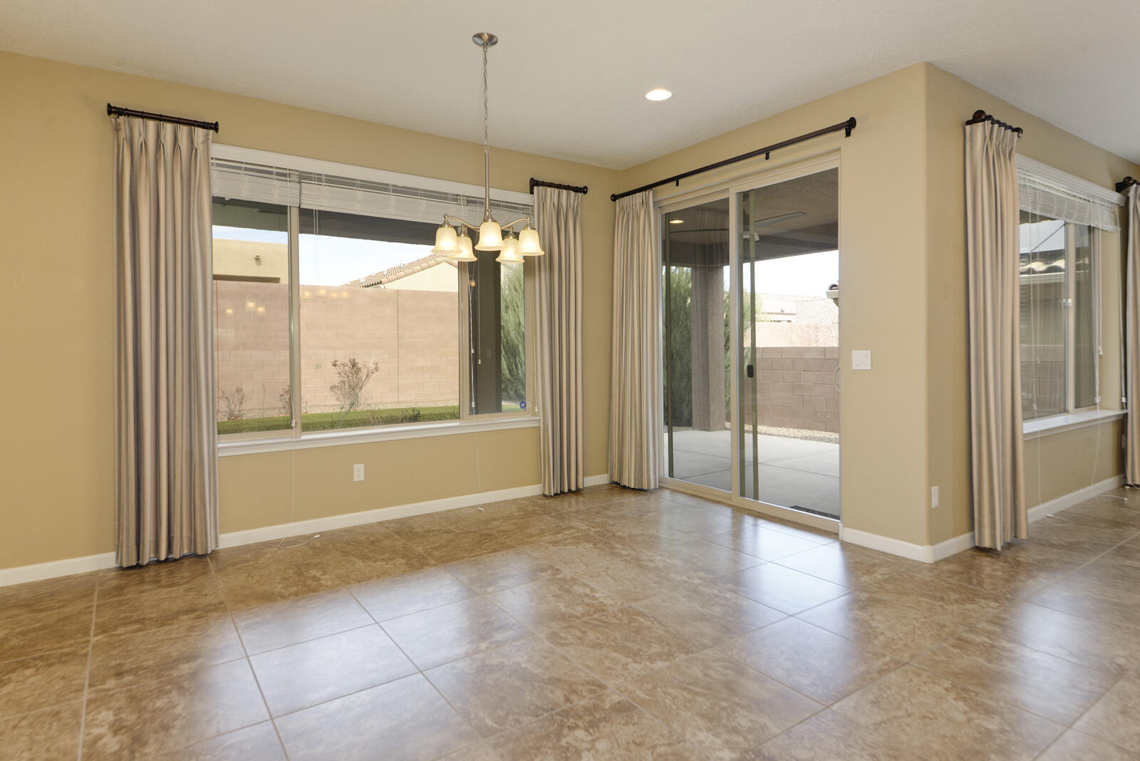 2115 CAVE CREEK Lane NW