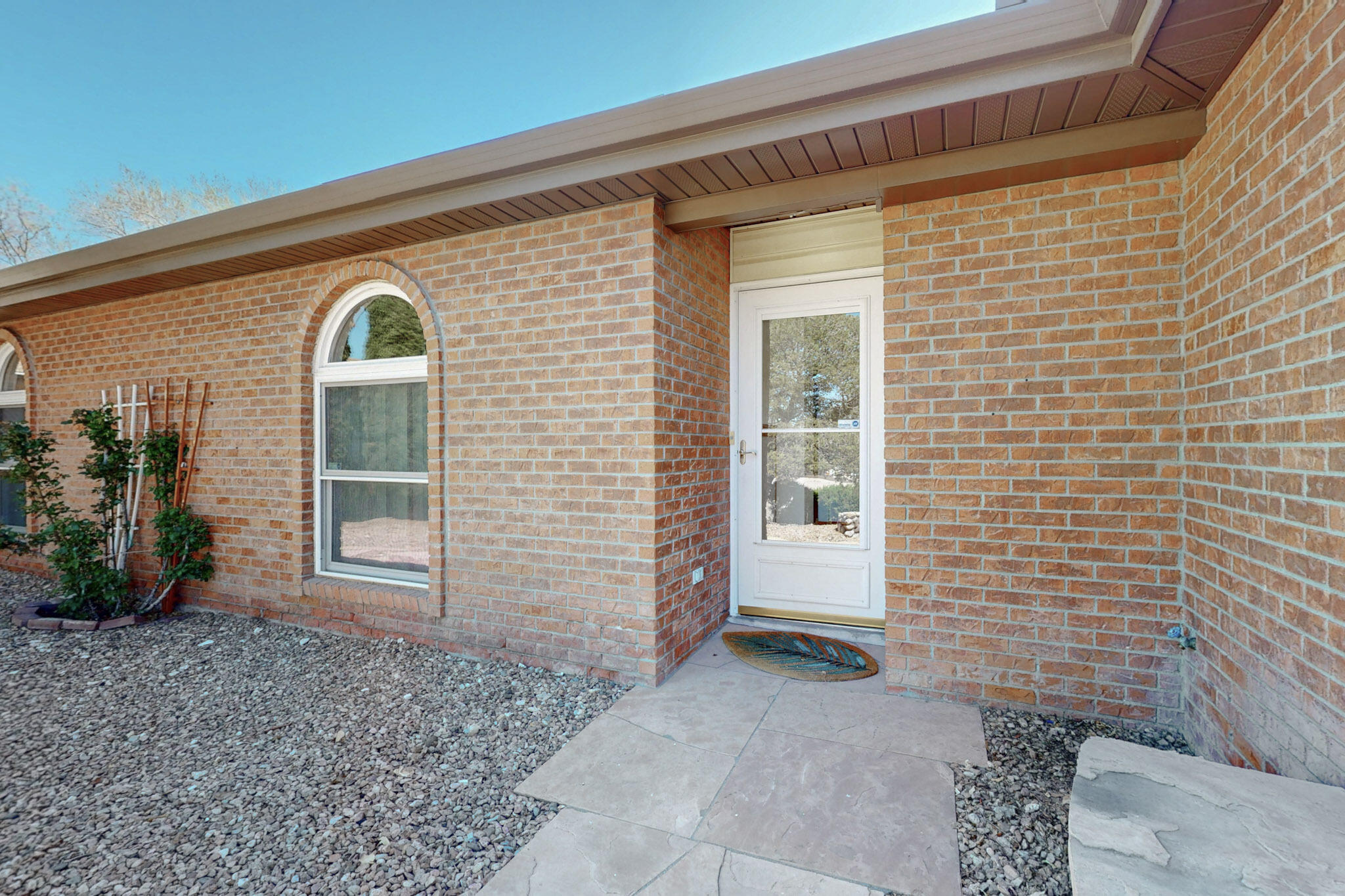 8021 Ruidoso Court NE