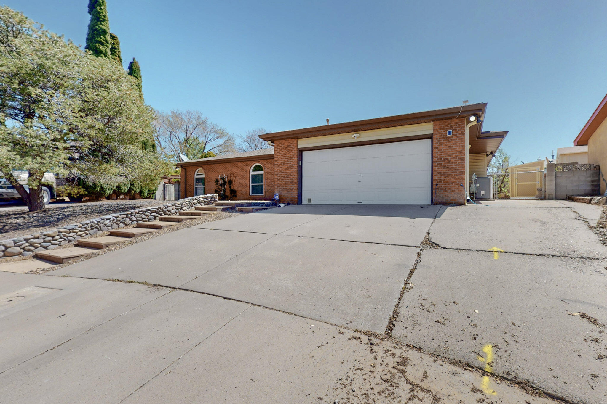 8021 Ruidoso Court NE