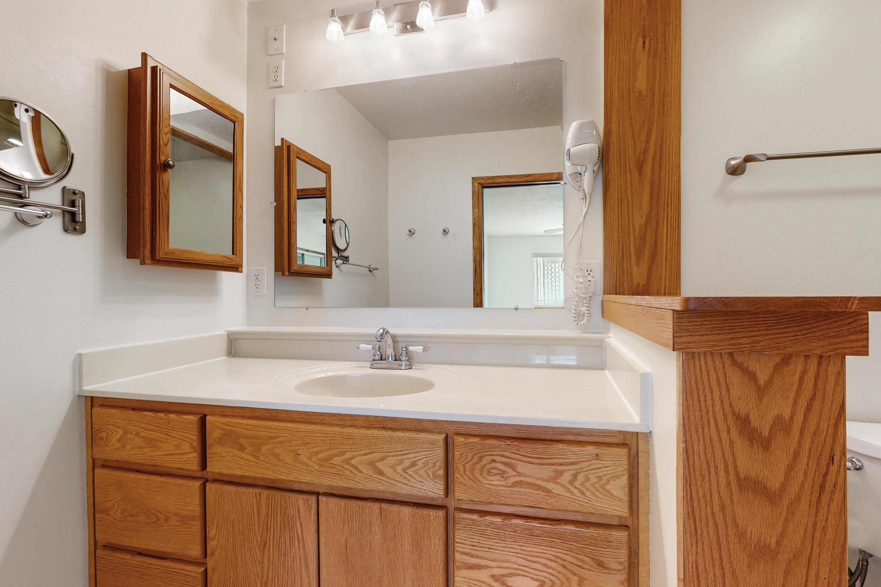 8021 Ruidoso Court NE