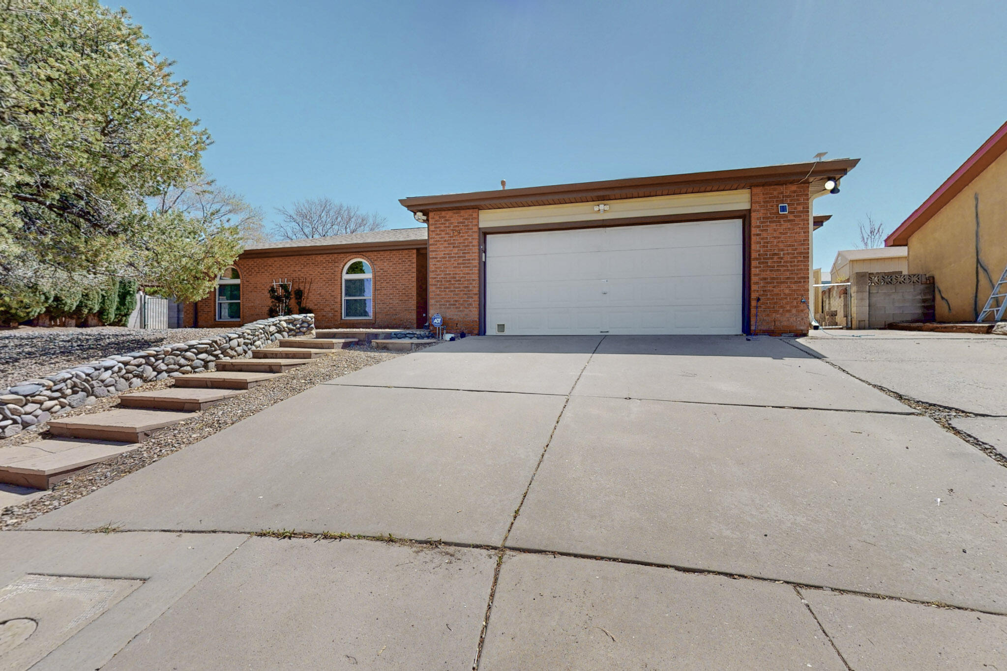 8021 Ruidoso Court NE