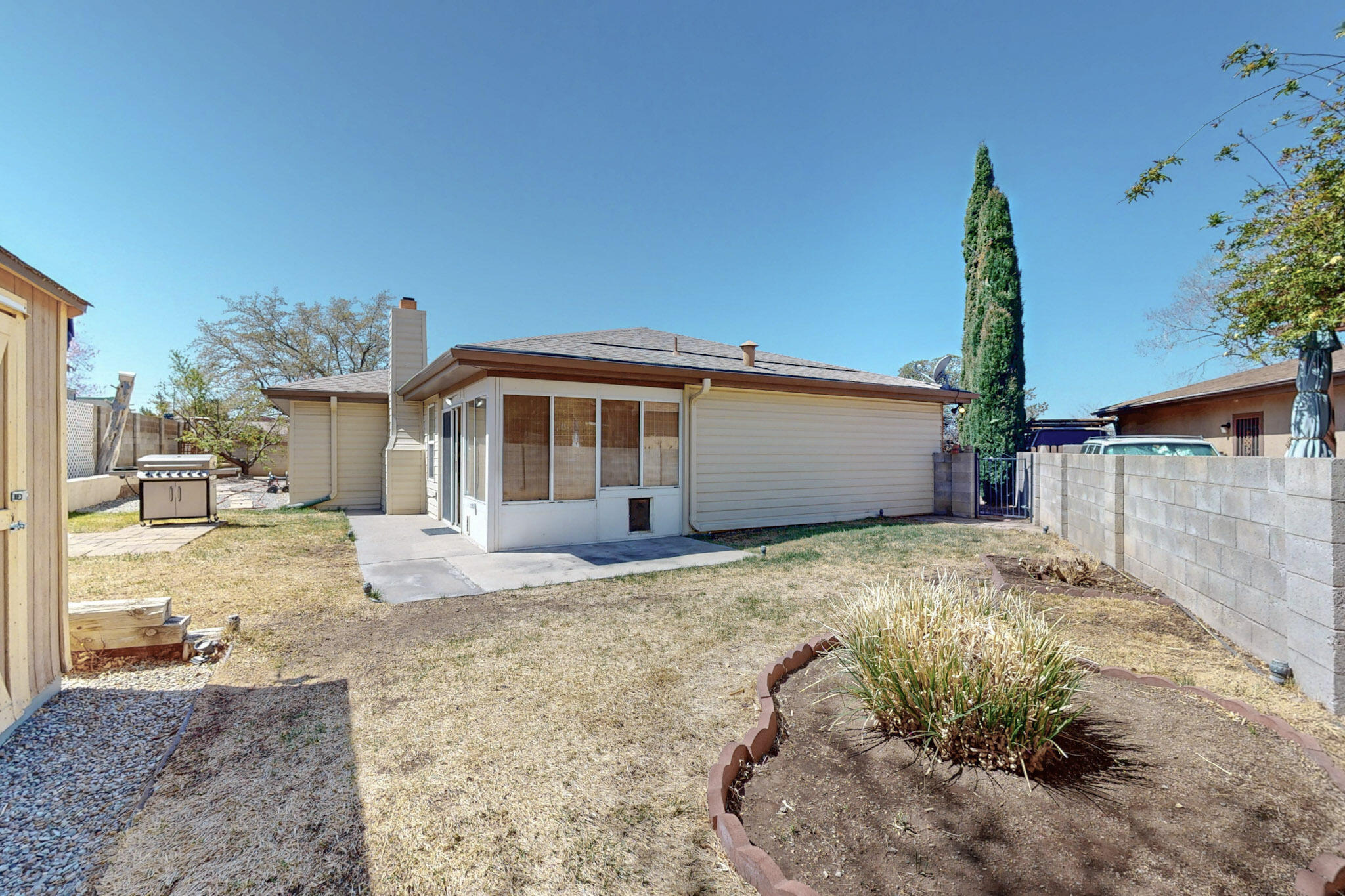 8021 Ruidoso Court NE