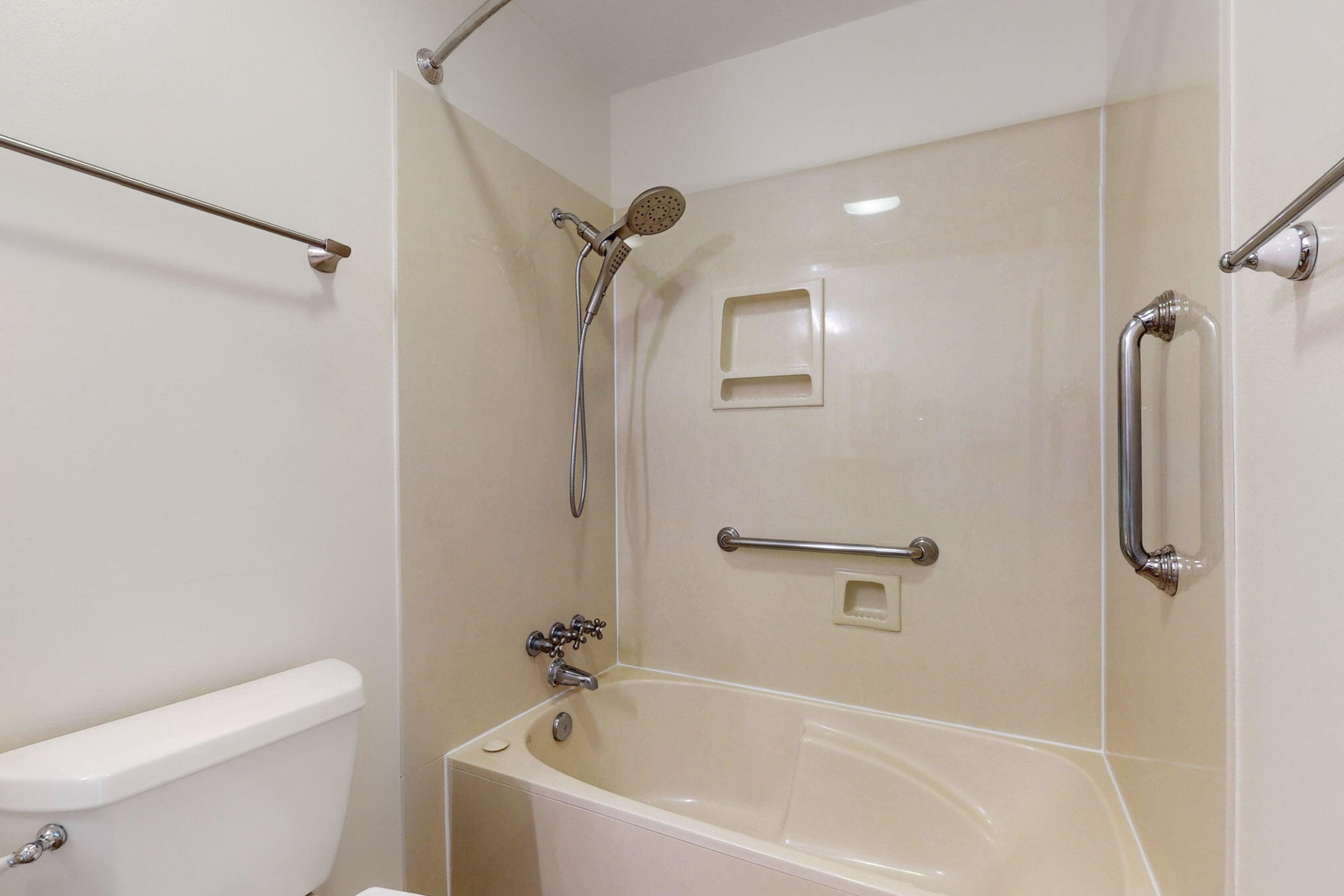 8021 Ruidoso Court NE