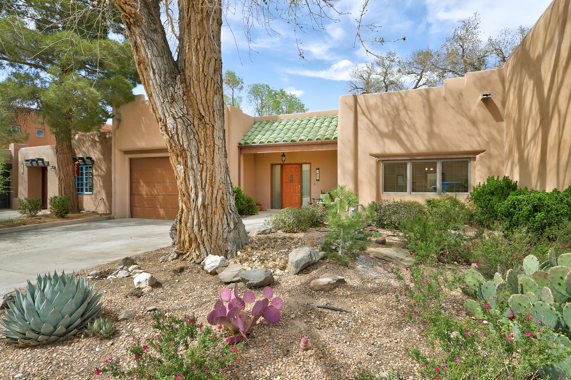 3017 CALLE DEL BOSQUE NW