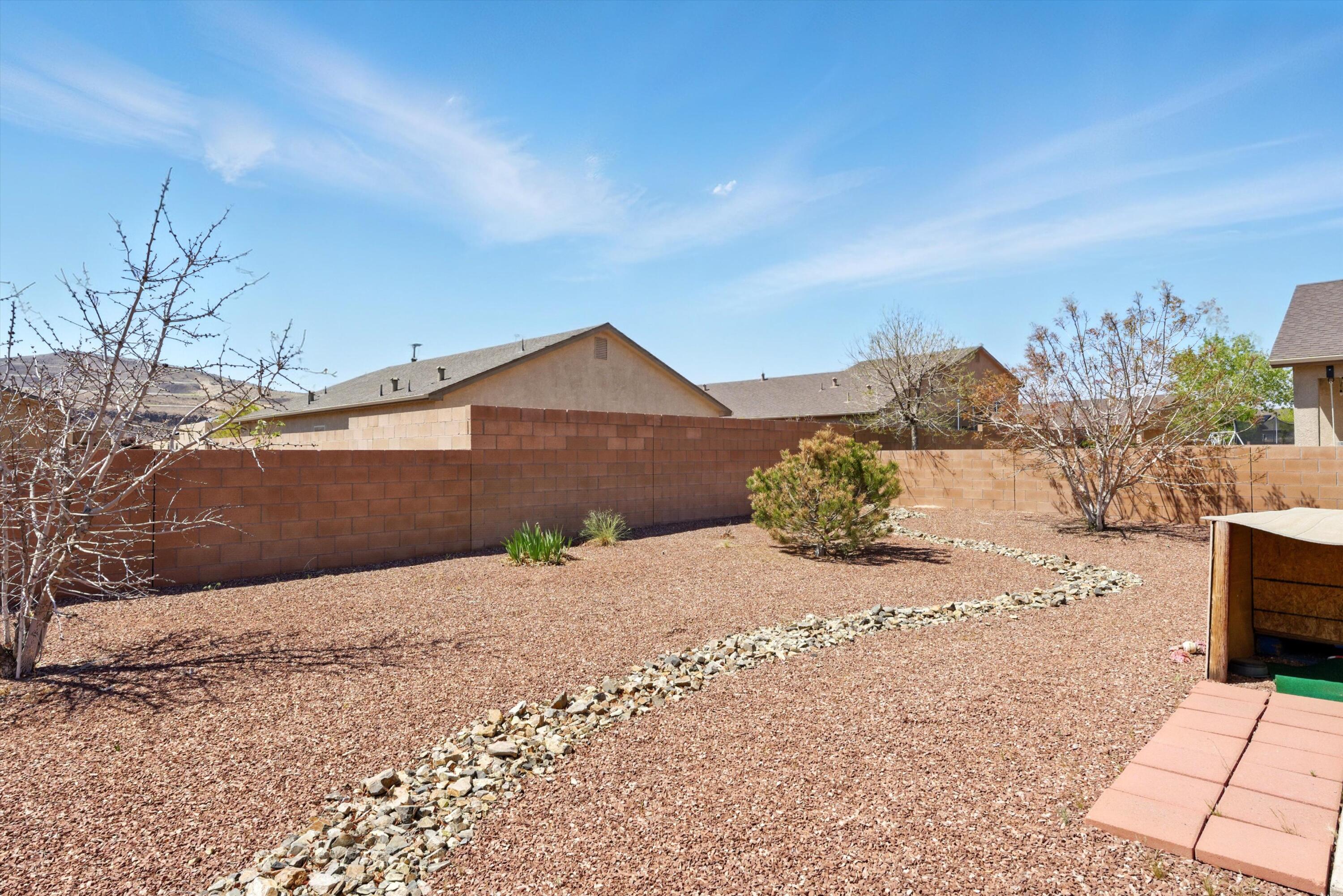 1901 CAMINO RINCON SW