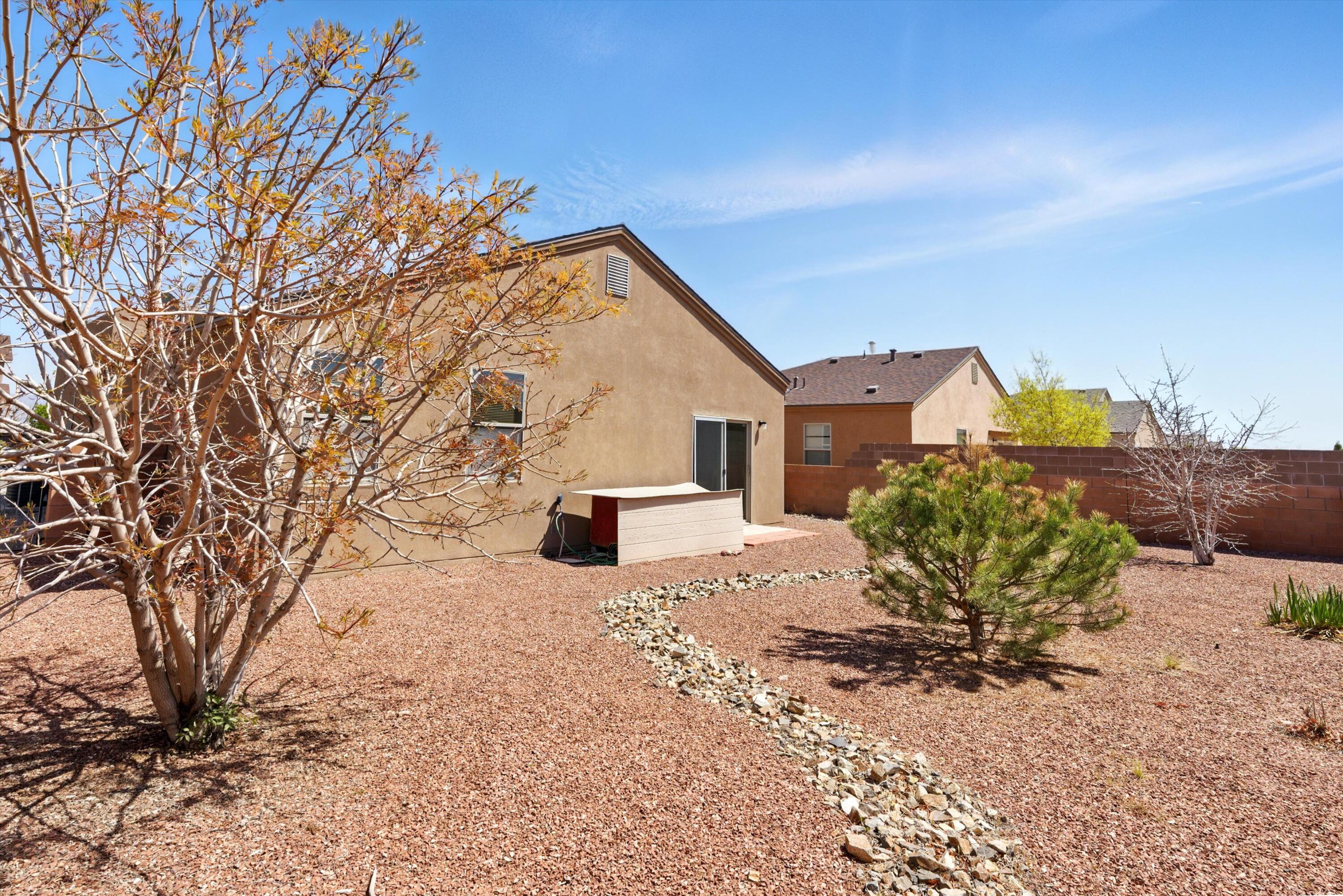 1901 CAMINO RINCON SW