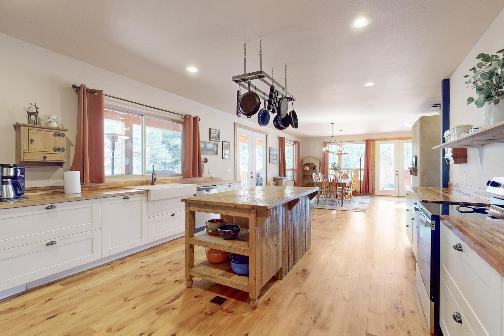 75 Roadrunner Road