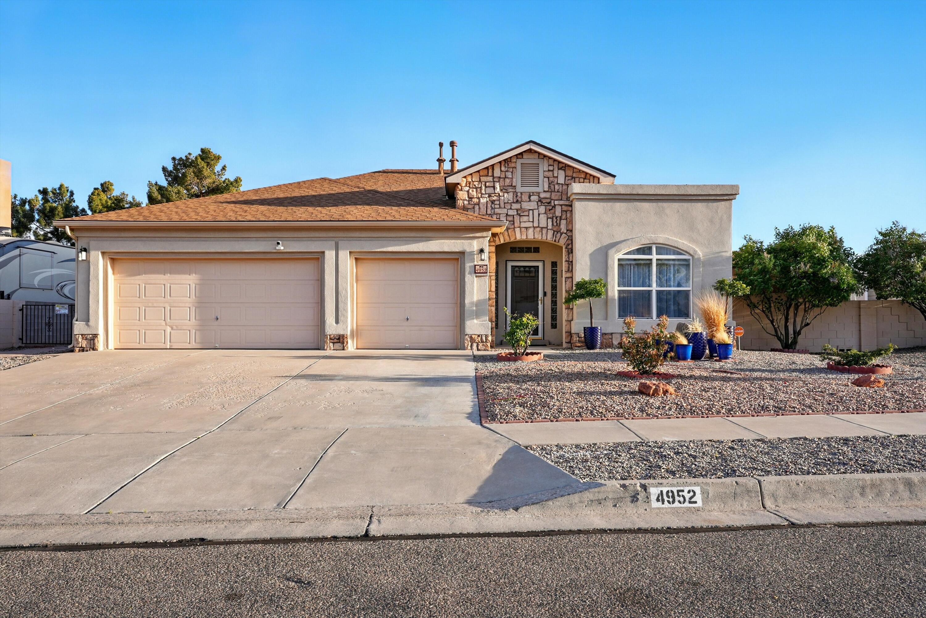 4952 NIGHT HAWK Drive NE