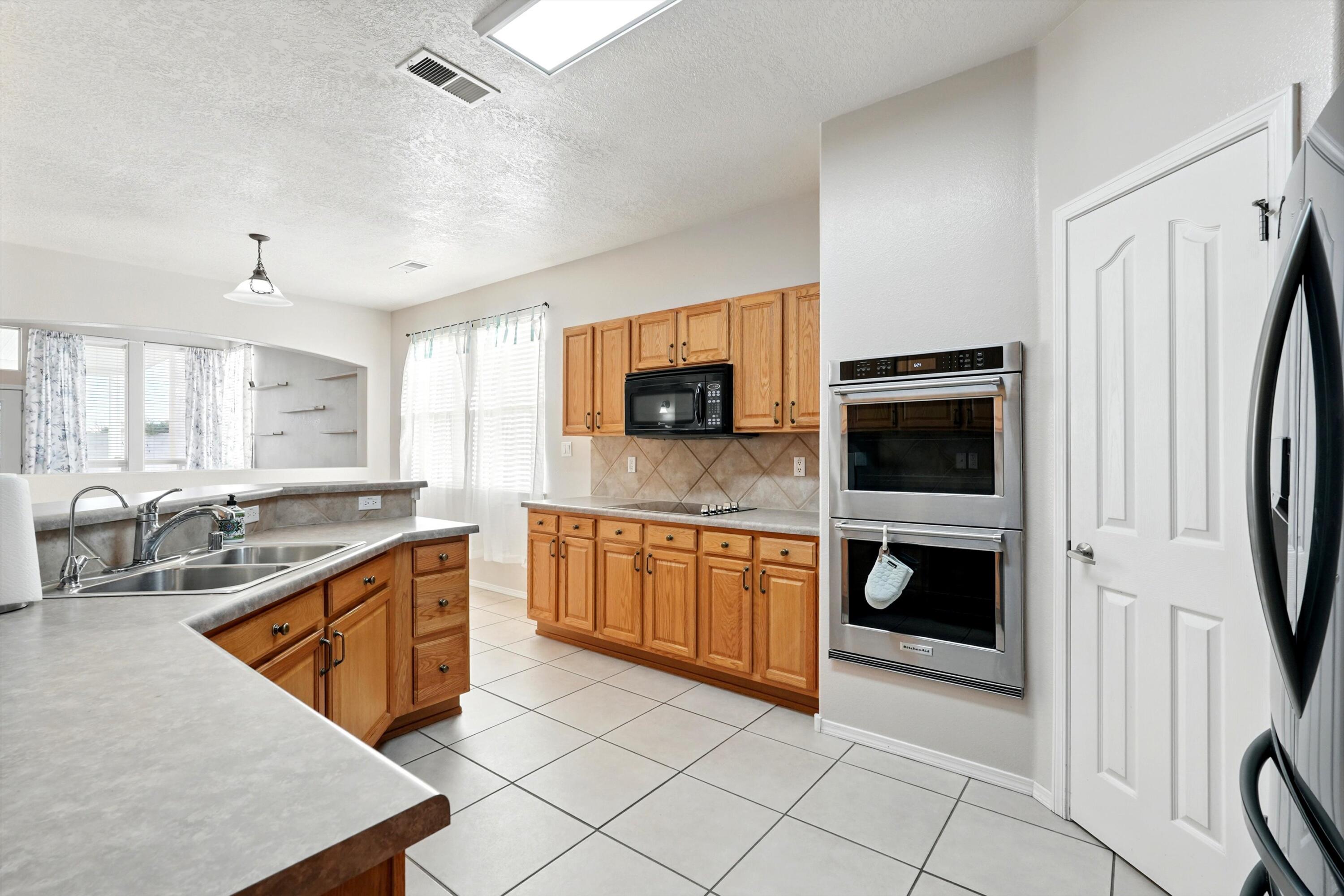 4952 NIGHT HAWK Drive NE