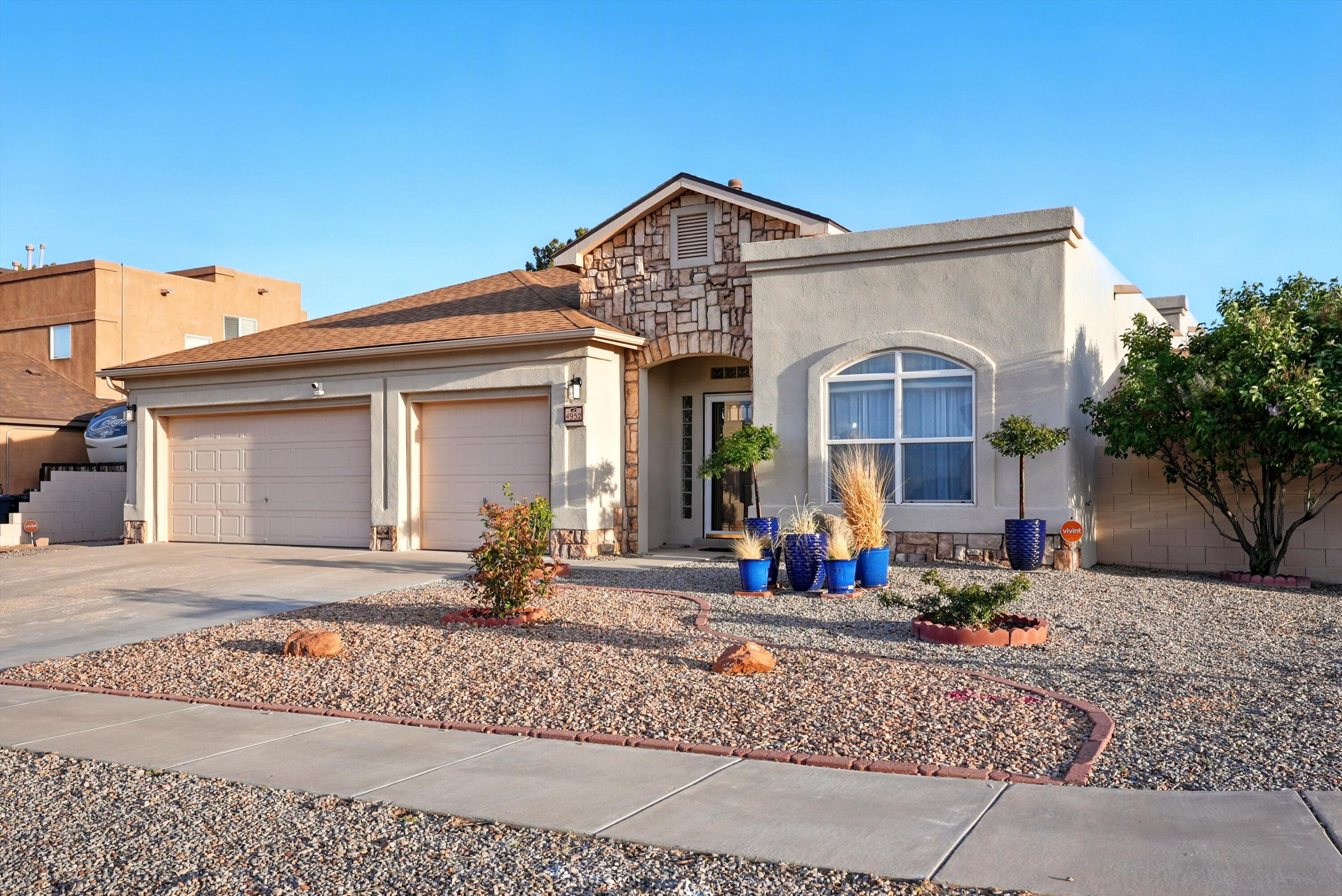 4952 NIGHT HAWK Drive NE