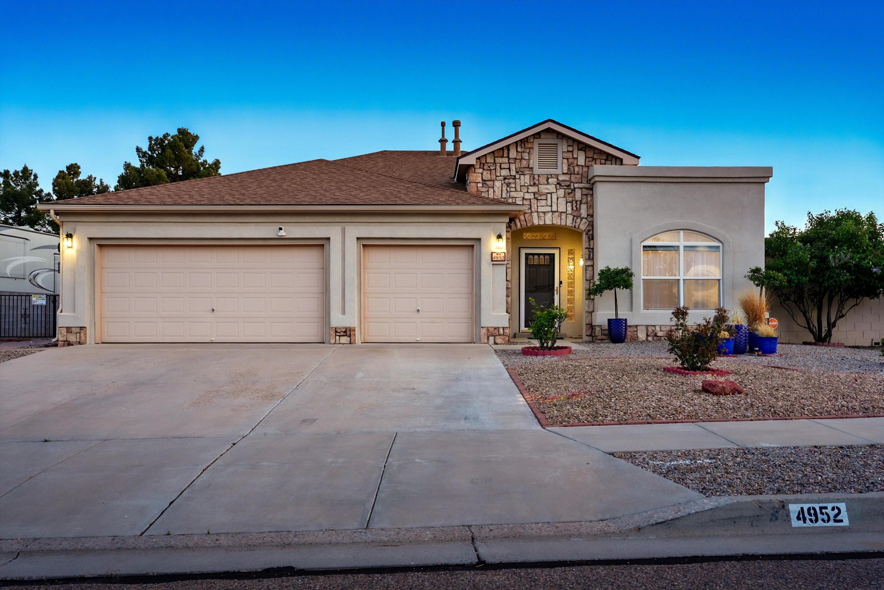 4952 NIGHT HAWK Drive NE
