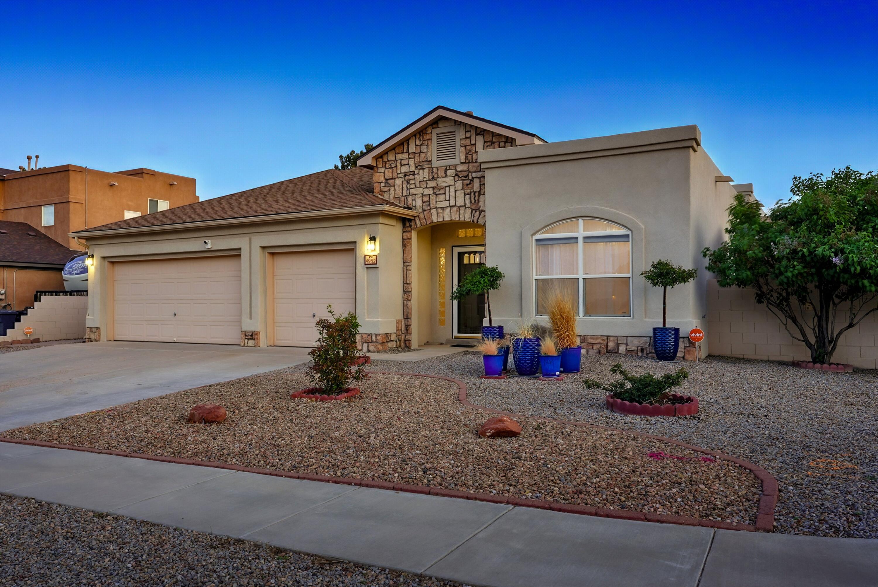 4952 NIGHT HAWK Drive NE