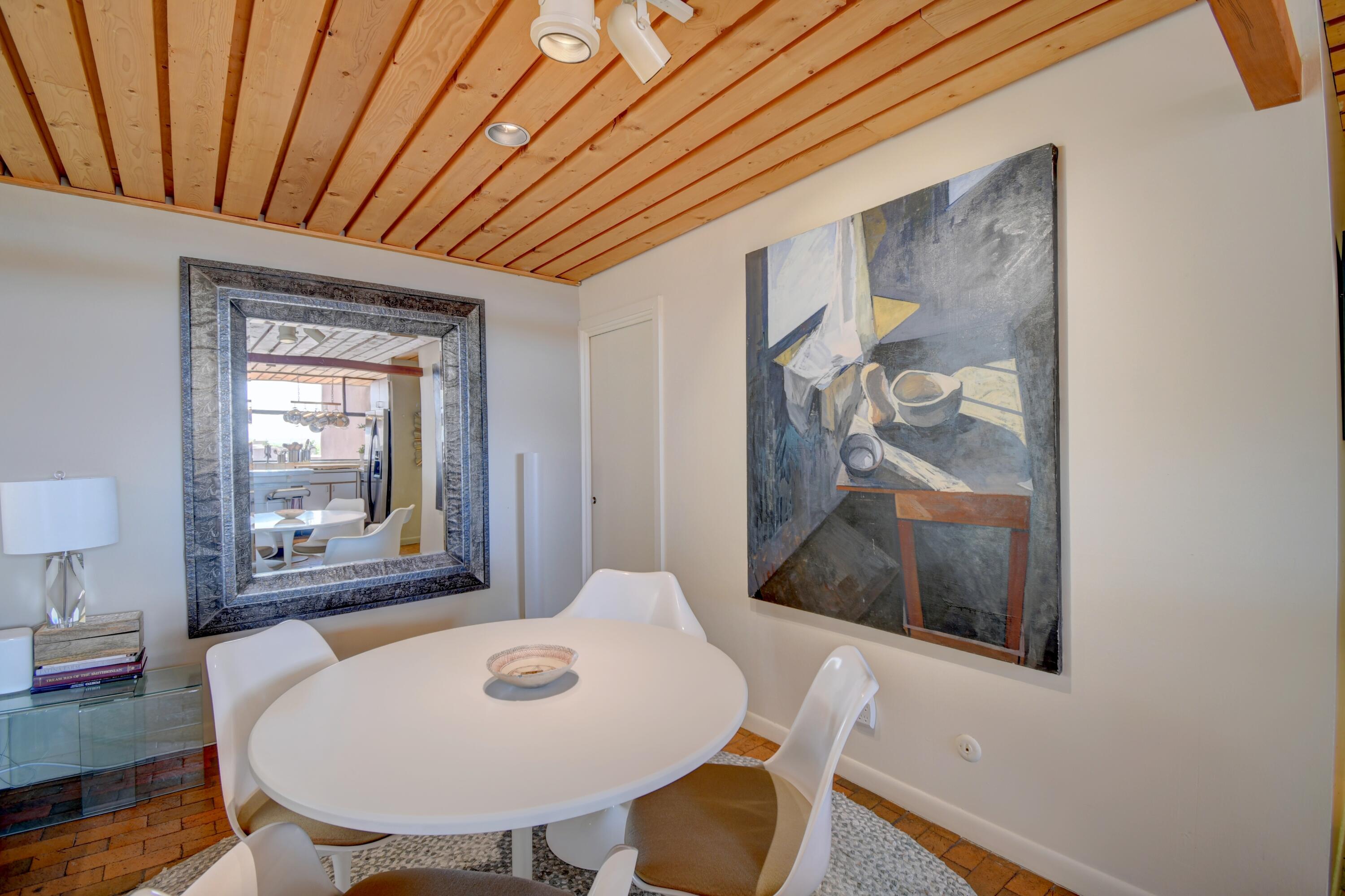 3 ARCO Court NW