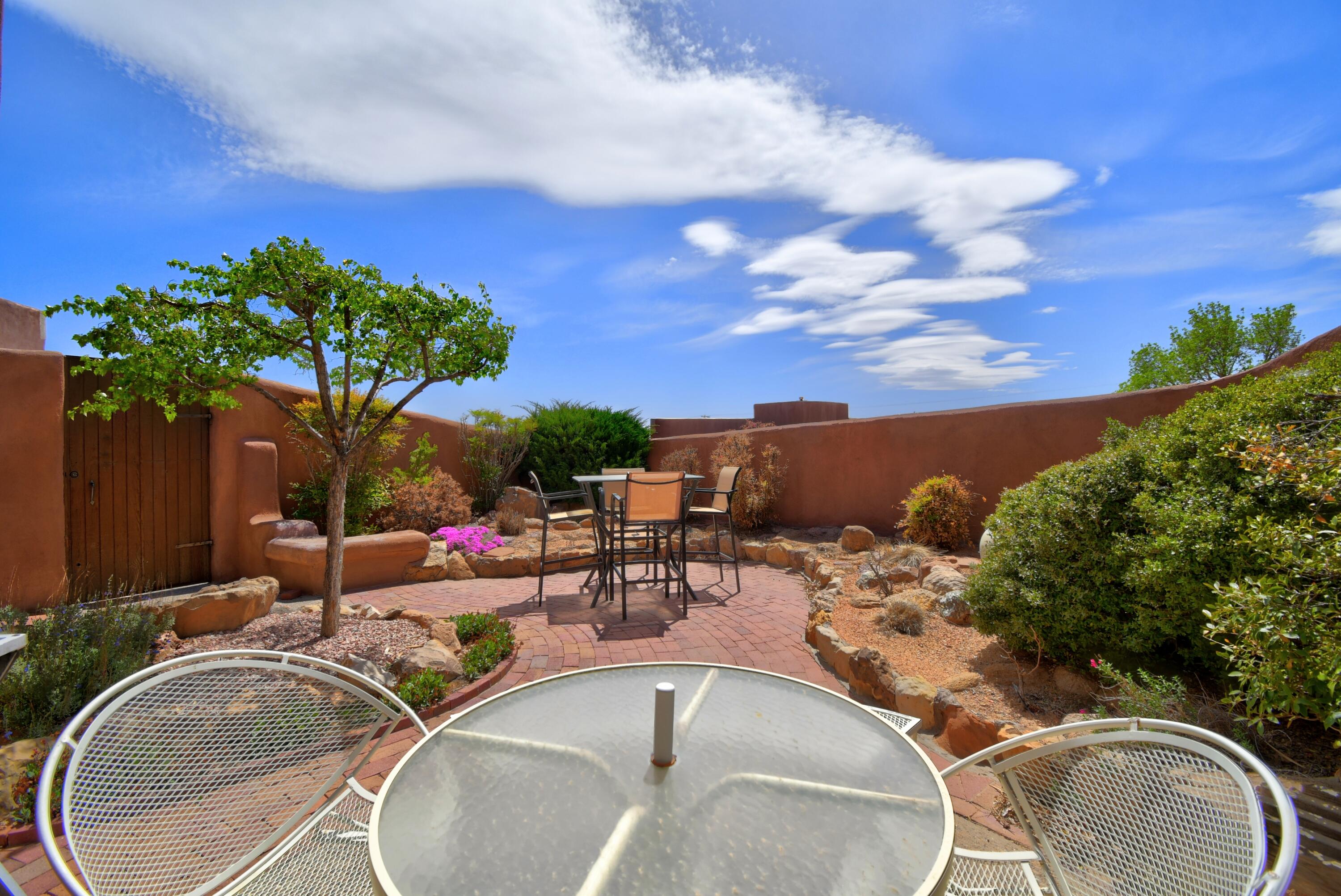 3 ARCO Court NW