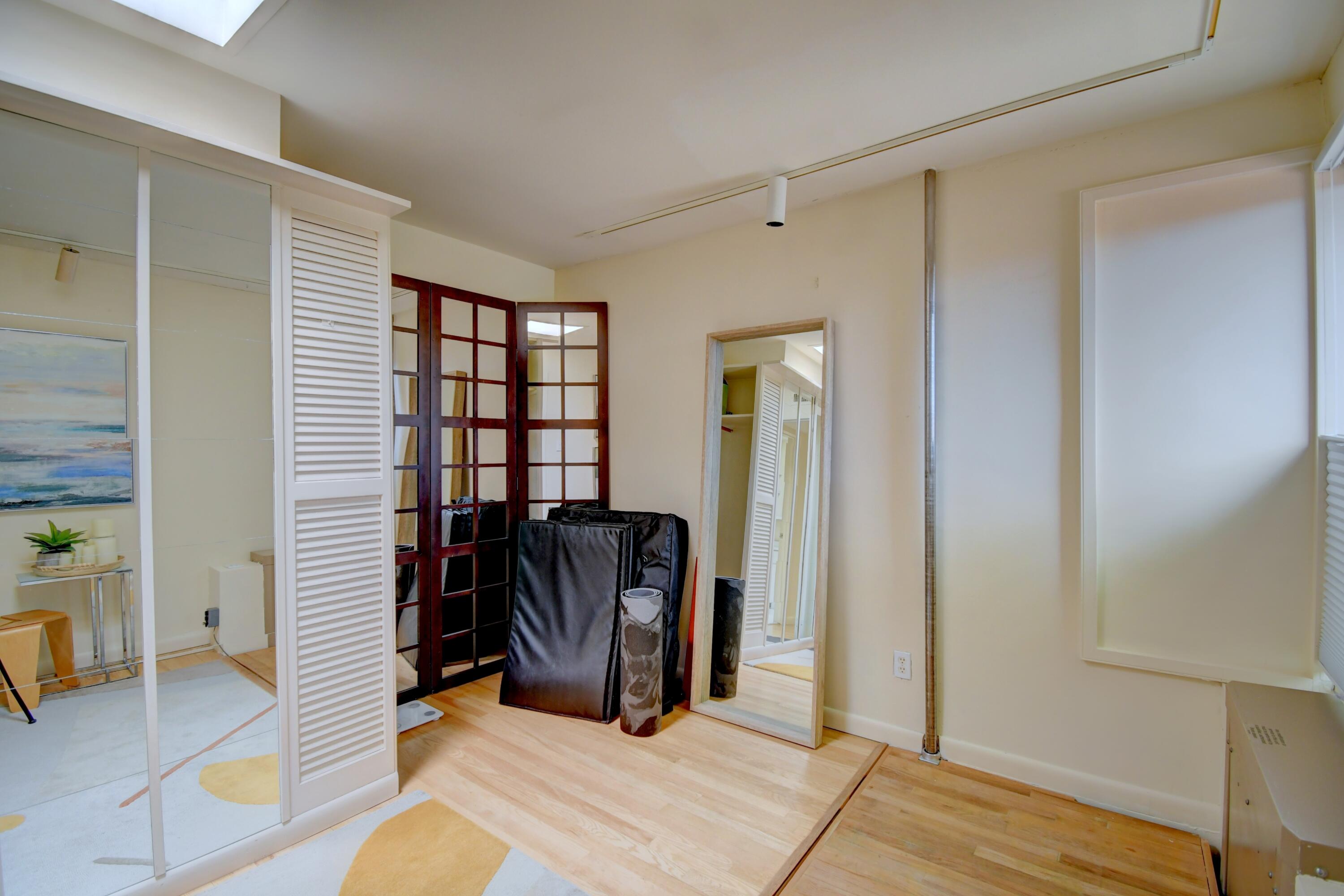 3 ARCO Court NW
