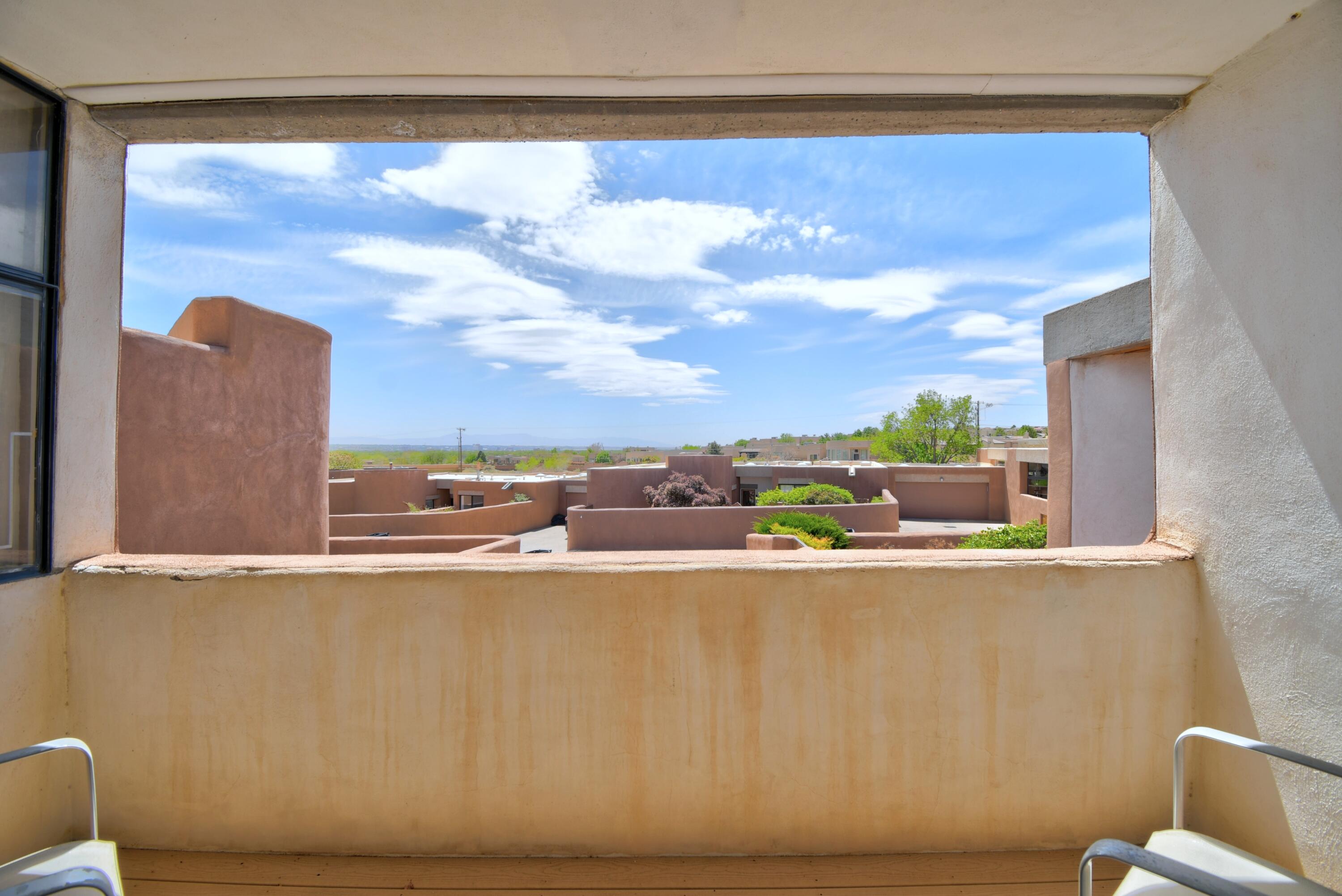 3 ARCO Court NW