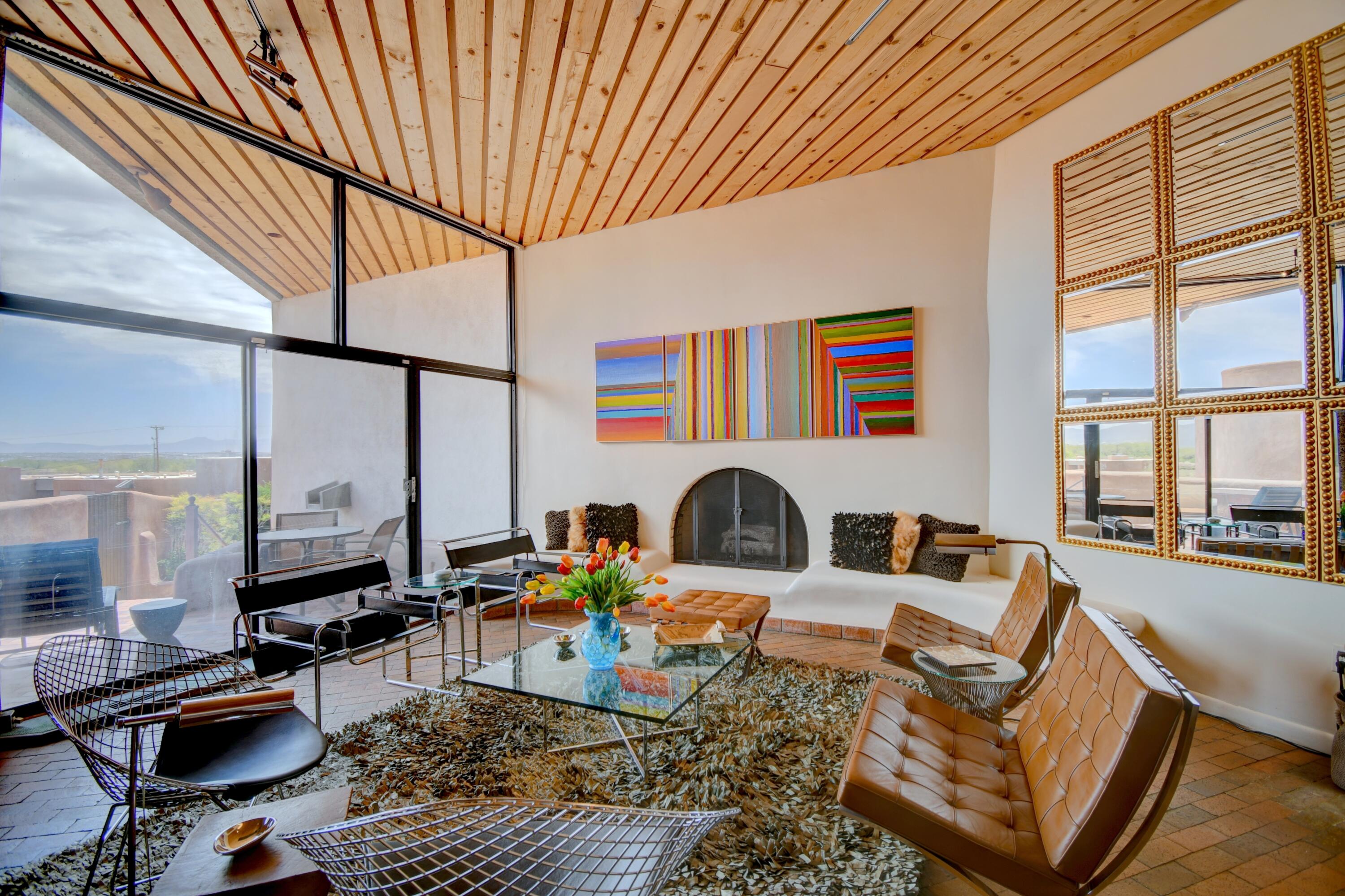3 ARCO Court NW