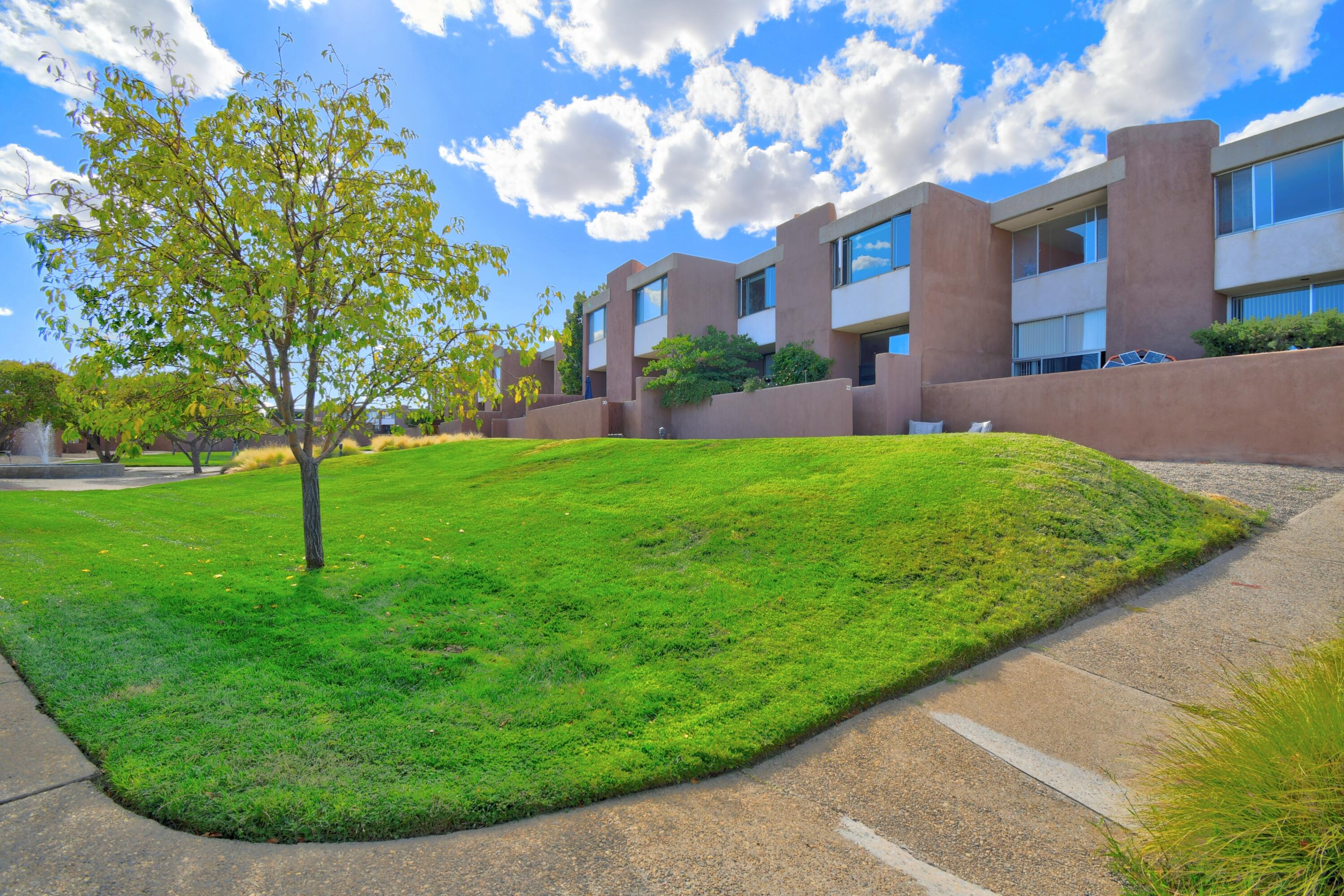 3 ARCO Court NW